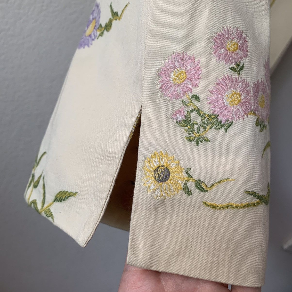 Dolce & Gabbana Embroidered floral pants Size 30" / US 8 / IT 44 - 12 Thumbnail