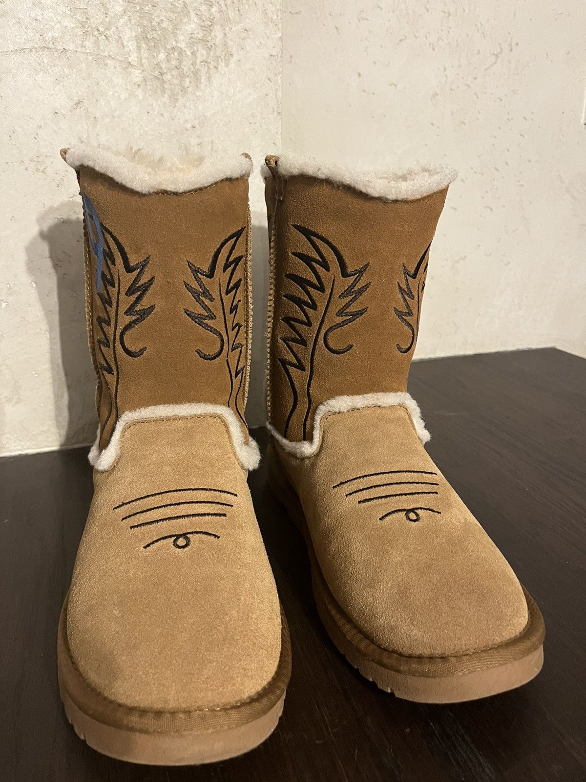 Ugg 1199 Bazo Cowboy Uggs Size US 11 / EU 44 - 2 Thumbnail