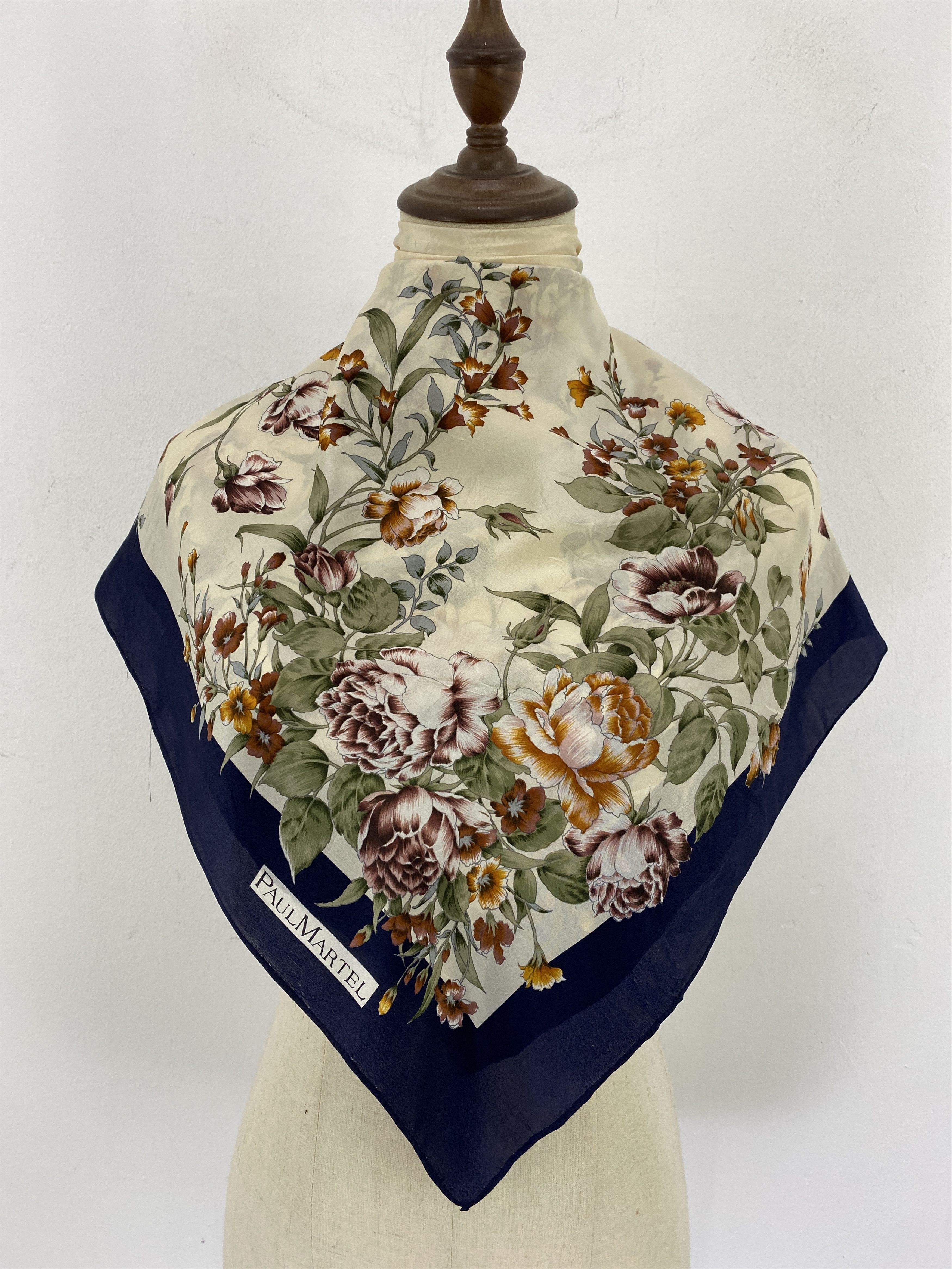 Other Paul Martel Floral Silk Scarf / Silk Shawl SN0283 Size ONE SIZE - 1 Thumbnail