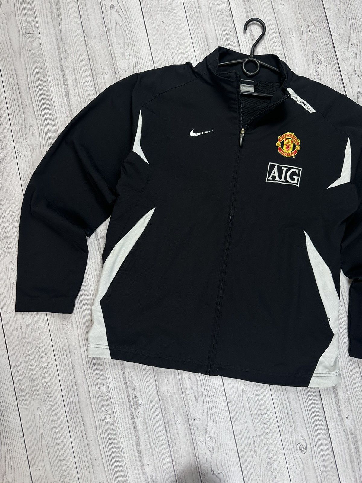 Nike × Vintage Vintage Nike Manchester United soccer jacket size L logo Size US L / EU 52-54 / 3 - 2 Thumbnail
