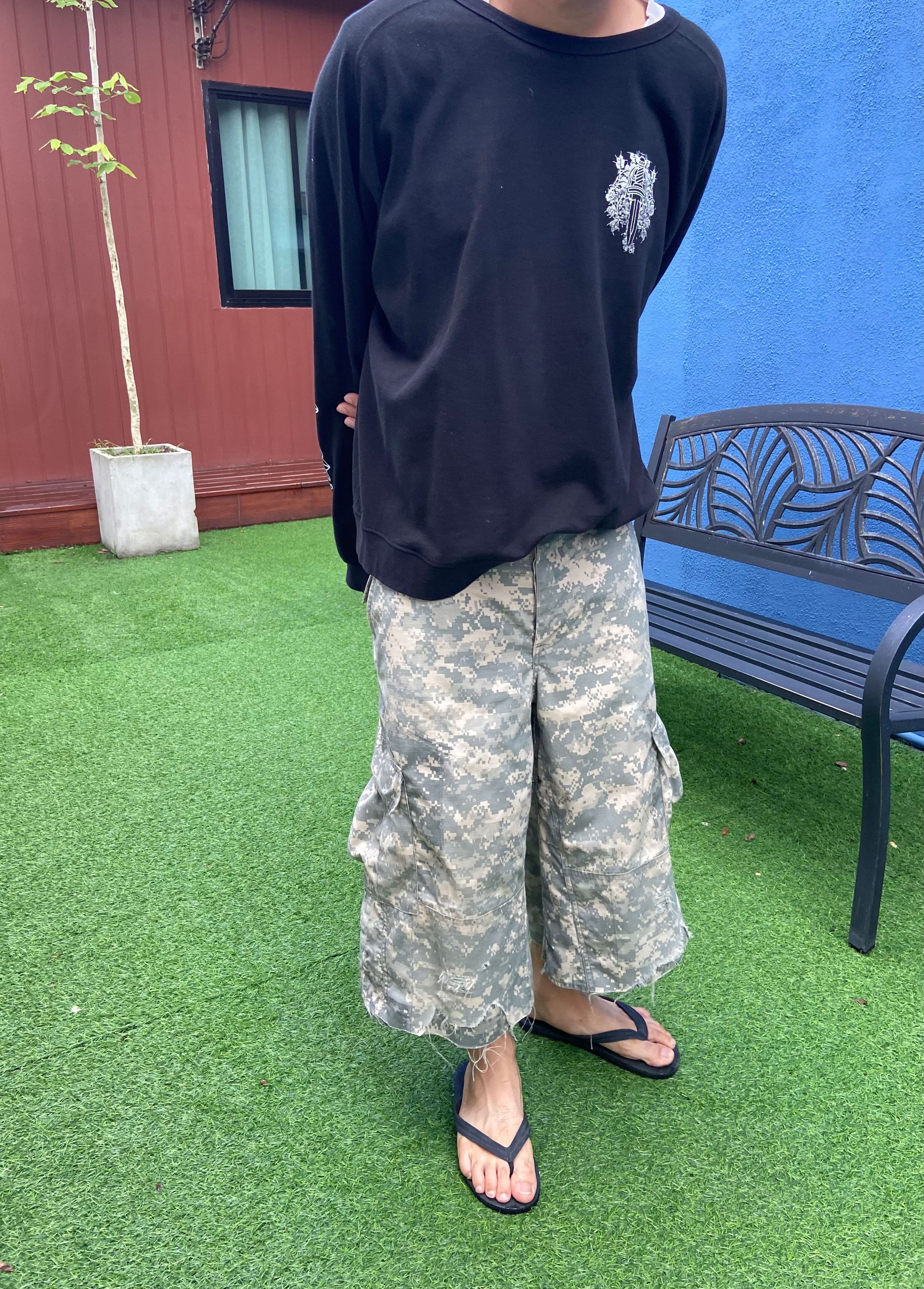 Vintage Vintage PIXELCAMO Cargo Shorts Size US 34 / EU 50 - 8 Thumbnail
