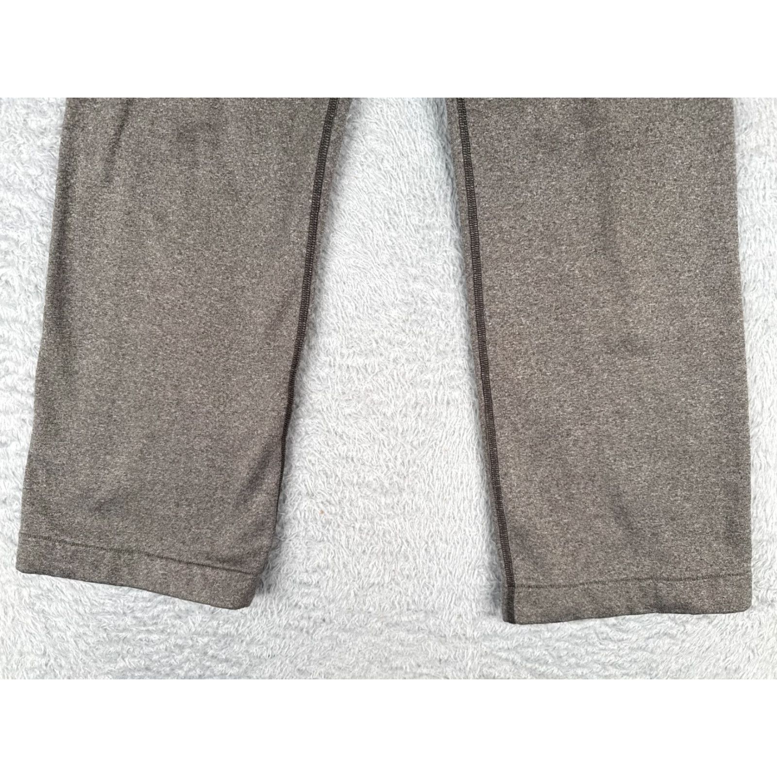The North Face The North Face Pants Womens Small Gray 28" Straight Leg Polyester Capri Yoga Gym 30 in Waist Regular Inseam 28 in Gray 100% Polyester Size 28" / US 6 / IT 42 - 2 Thumbnail