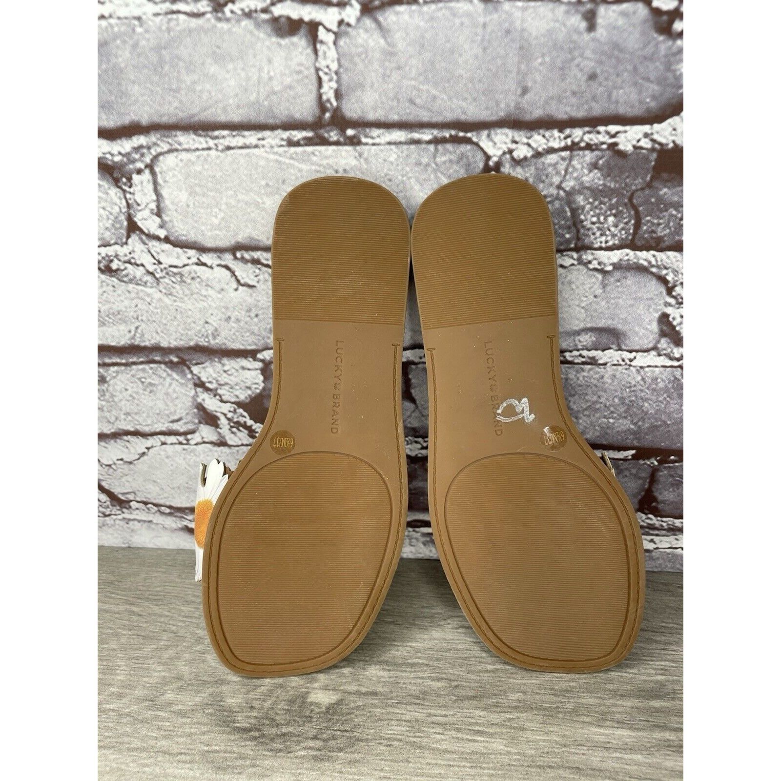 Lucky Brand Lucky Brand Floral Daisy Quiet Luxury Beach Slides Sandals W Size US 6.5 / IT 36.5 - 14 Thumbnail