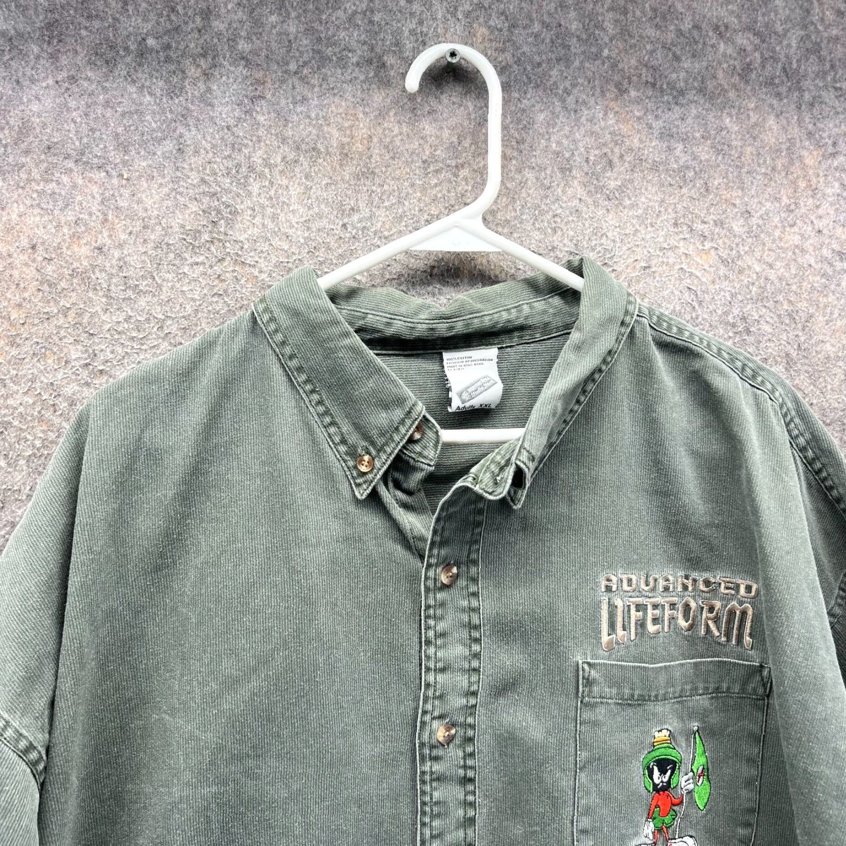 Vintage VINTAGE Warner Bros. Marvin the Martian Shirt Men 2XL Green Corduroy Button-Up Long Sleeve Size US XXL / EU 58 / 5 - 6 Thumbnail