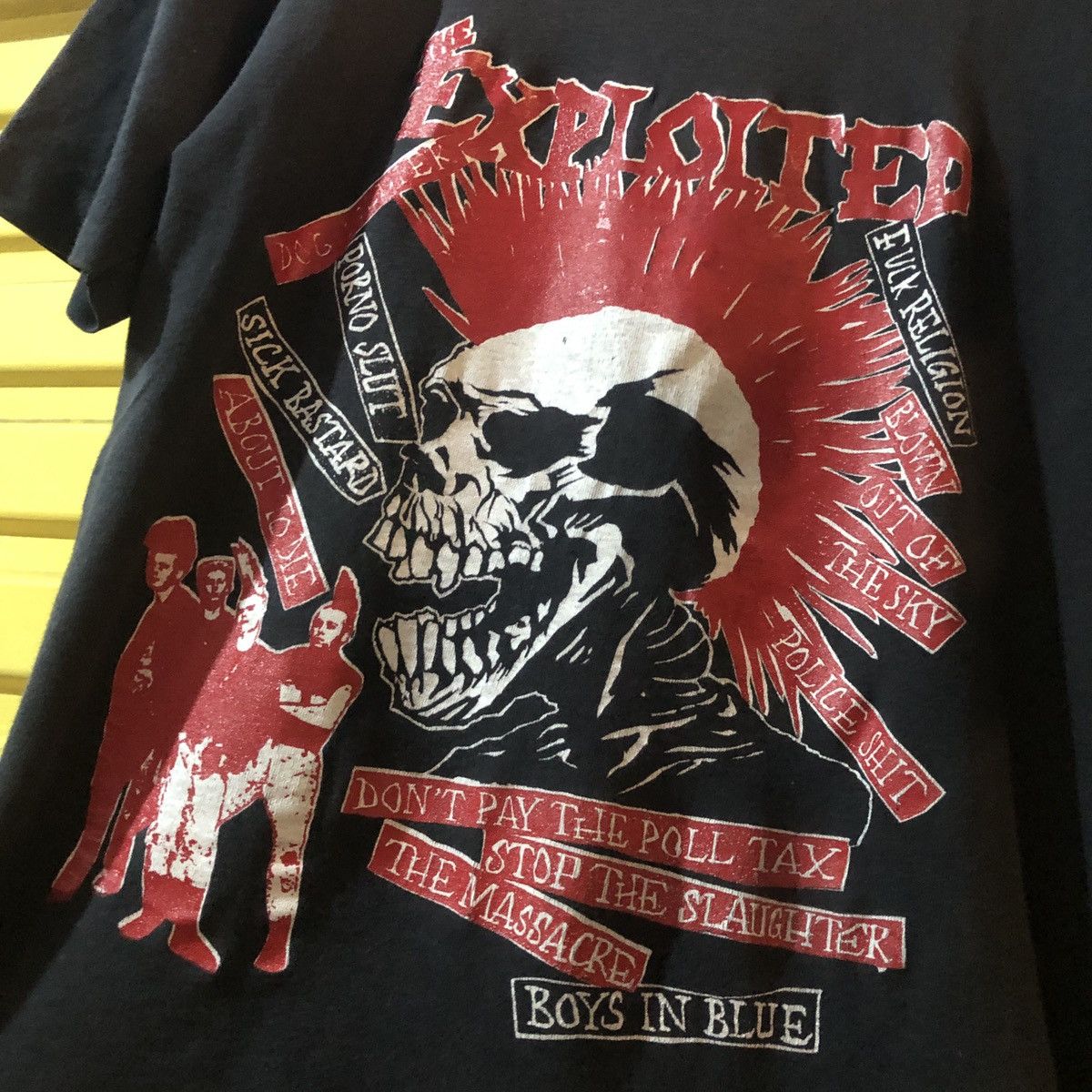 Band Tees 80s The Exploited the massacre vintage tee Size US L / EU 52-54 / 3 - 2 Thumbnail