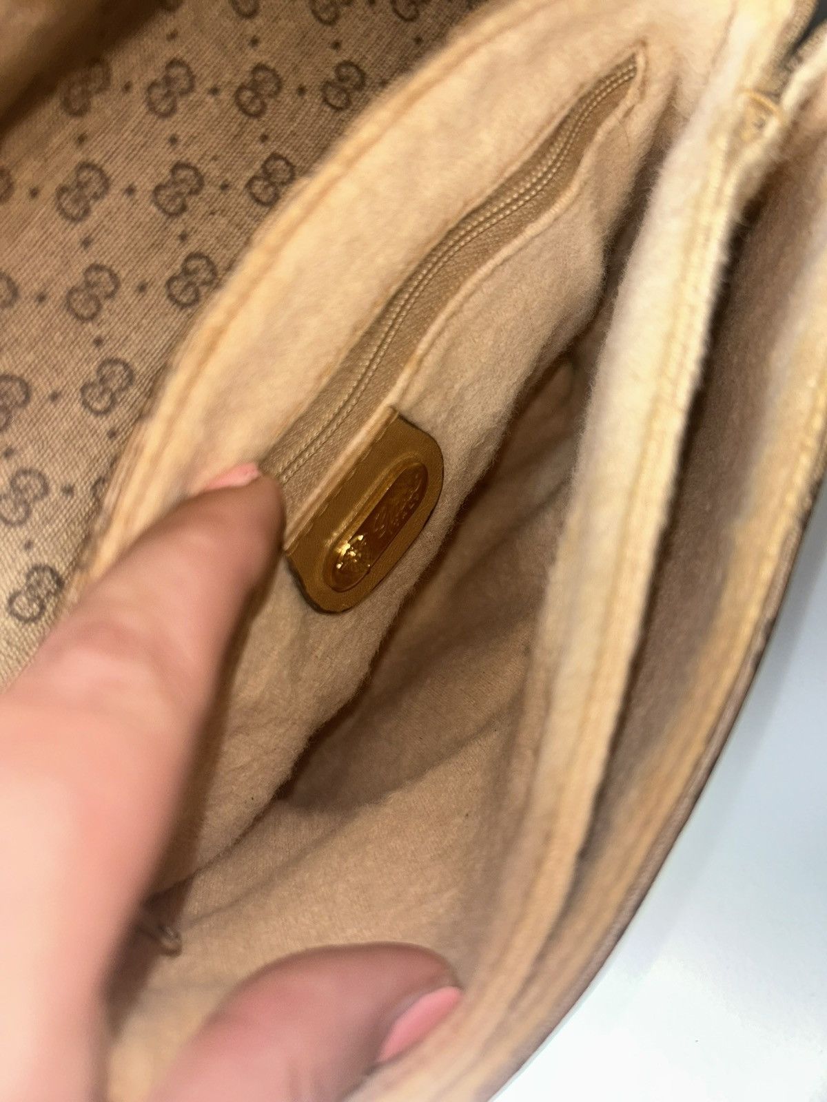 Gucci Vintage 80s Gucci Micro GG Crossbody Bag Size ONE SIZE - 8 Thumbnail