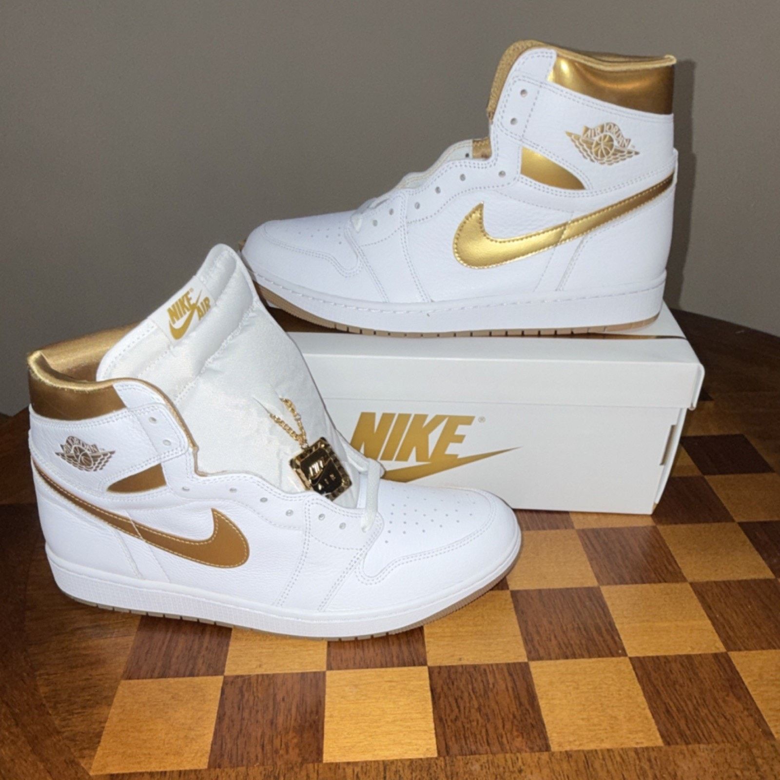 Nike Nike Air Jordan 1 White/Metallic Gold FD2596-107 Women's 14 Size US 11.5 / IT 41.5 - 1 Thumbnail