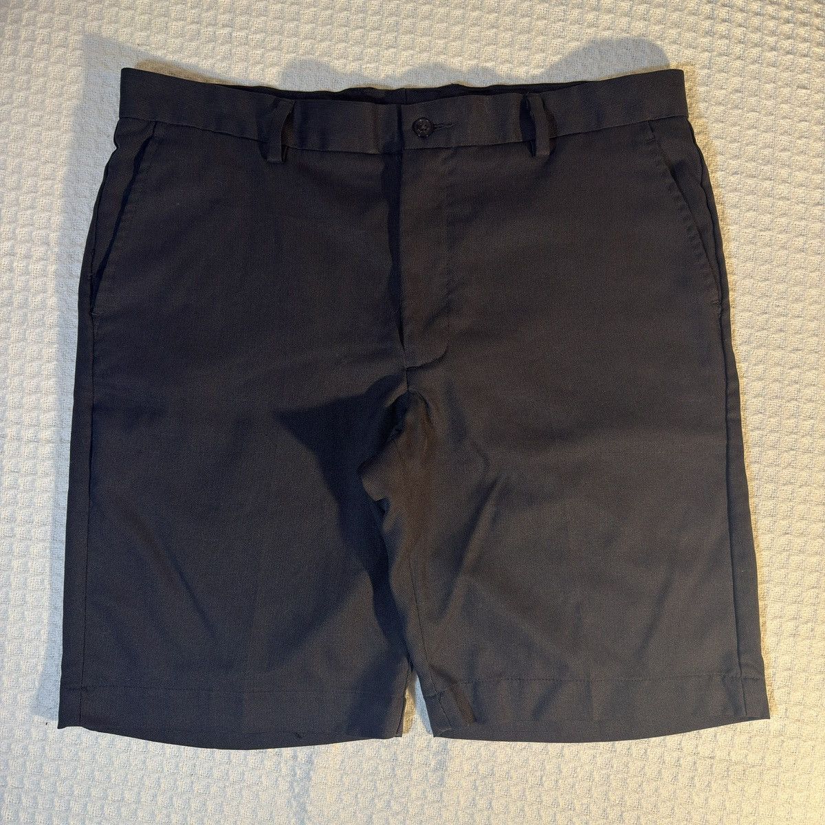 Greg Norman Greg Norman Tailored Black Dress Shorts Minimal Golf Luxe Size US 34 / EU 50 - 1 Thumbnail