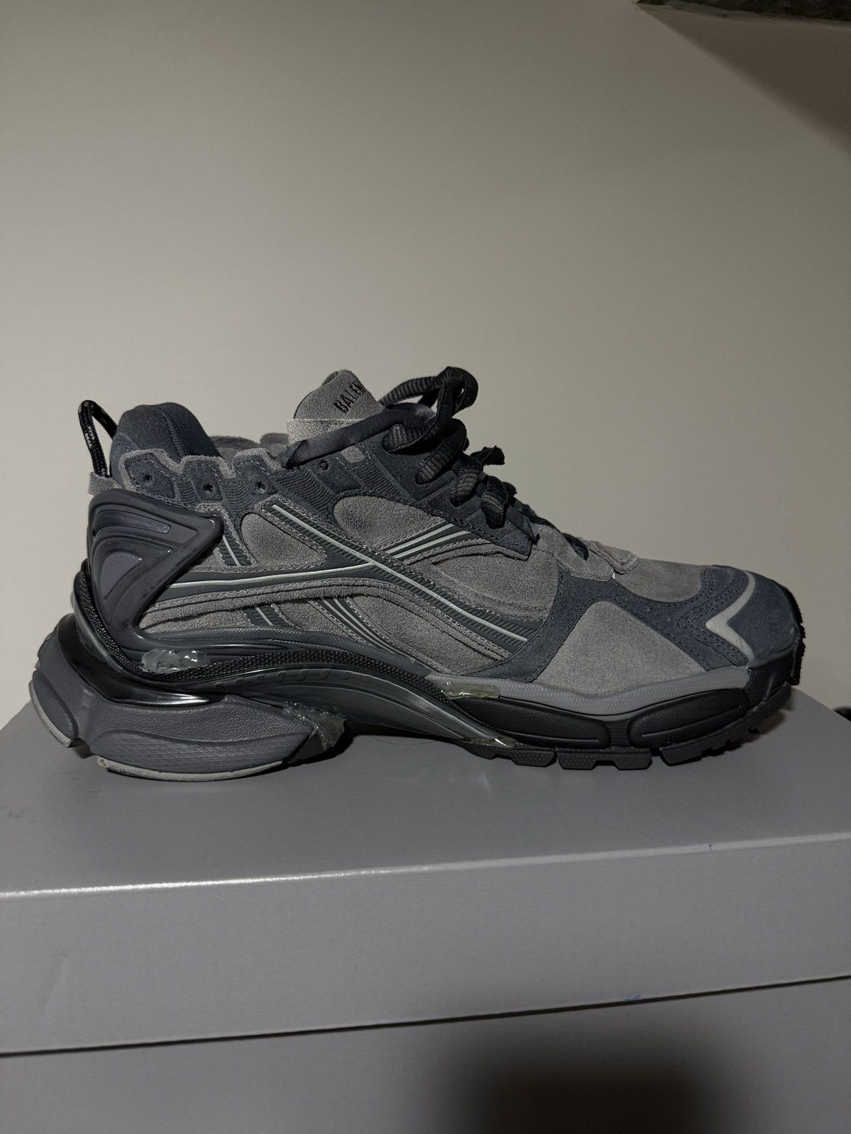 Balenciaga Nwt Balenciaga Runner Sneaker Grey Size US 10.5 / EU 43-44 - 3 Thumbnail