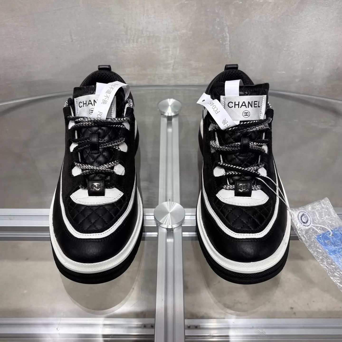 Chanel Chanel 25C Black & White Panda Platform Loafers 40 Size US 7 / EU 40 - 1 Thumbnail