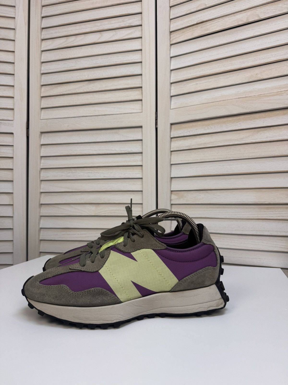 New Balance New Balance 327 Sour Grape Suede Low Top Men's Sneaker Size US 8.5 / EU 41-42 - 2 Thumbnail