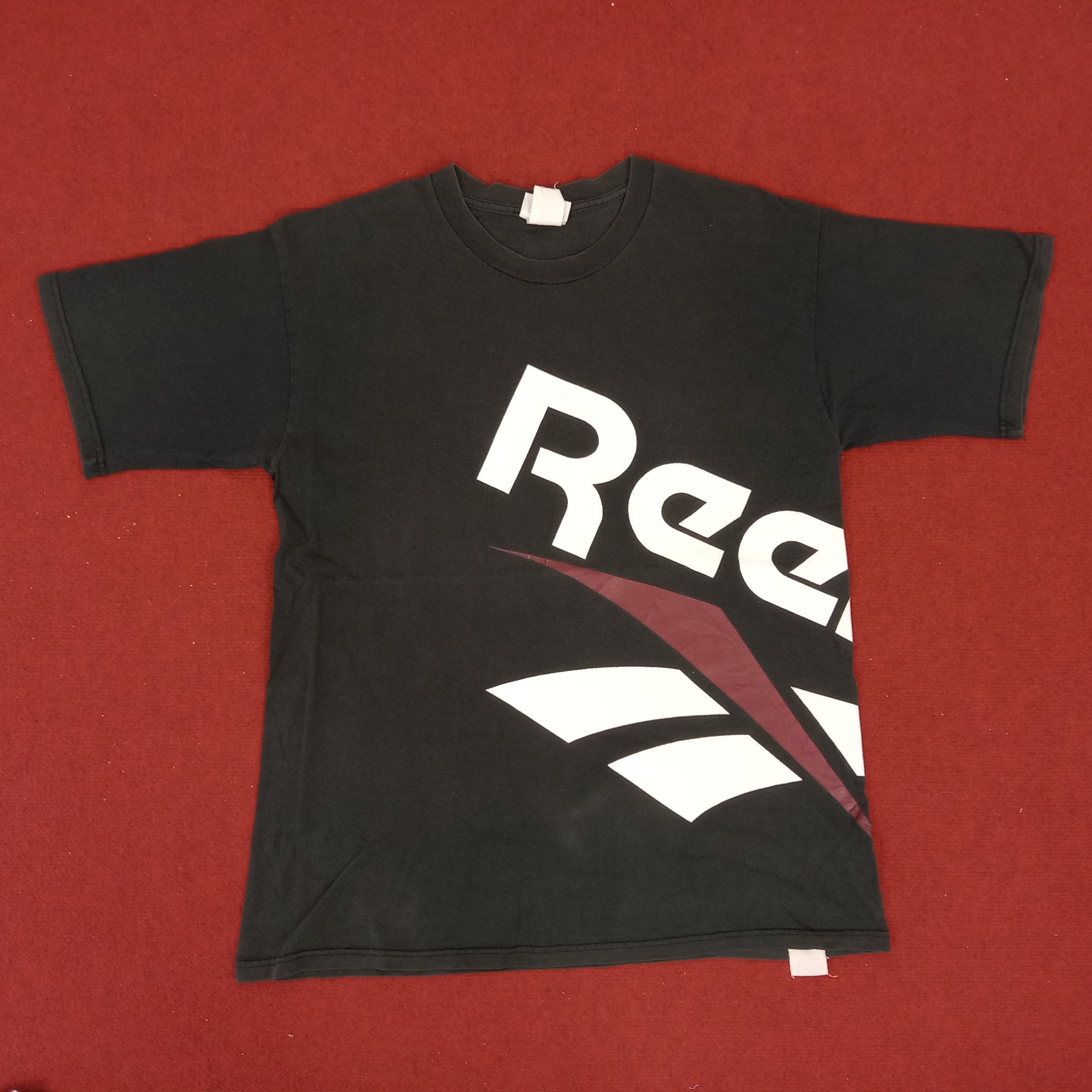 Reebok Big Logo Design Vintage Tshirt