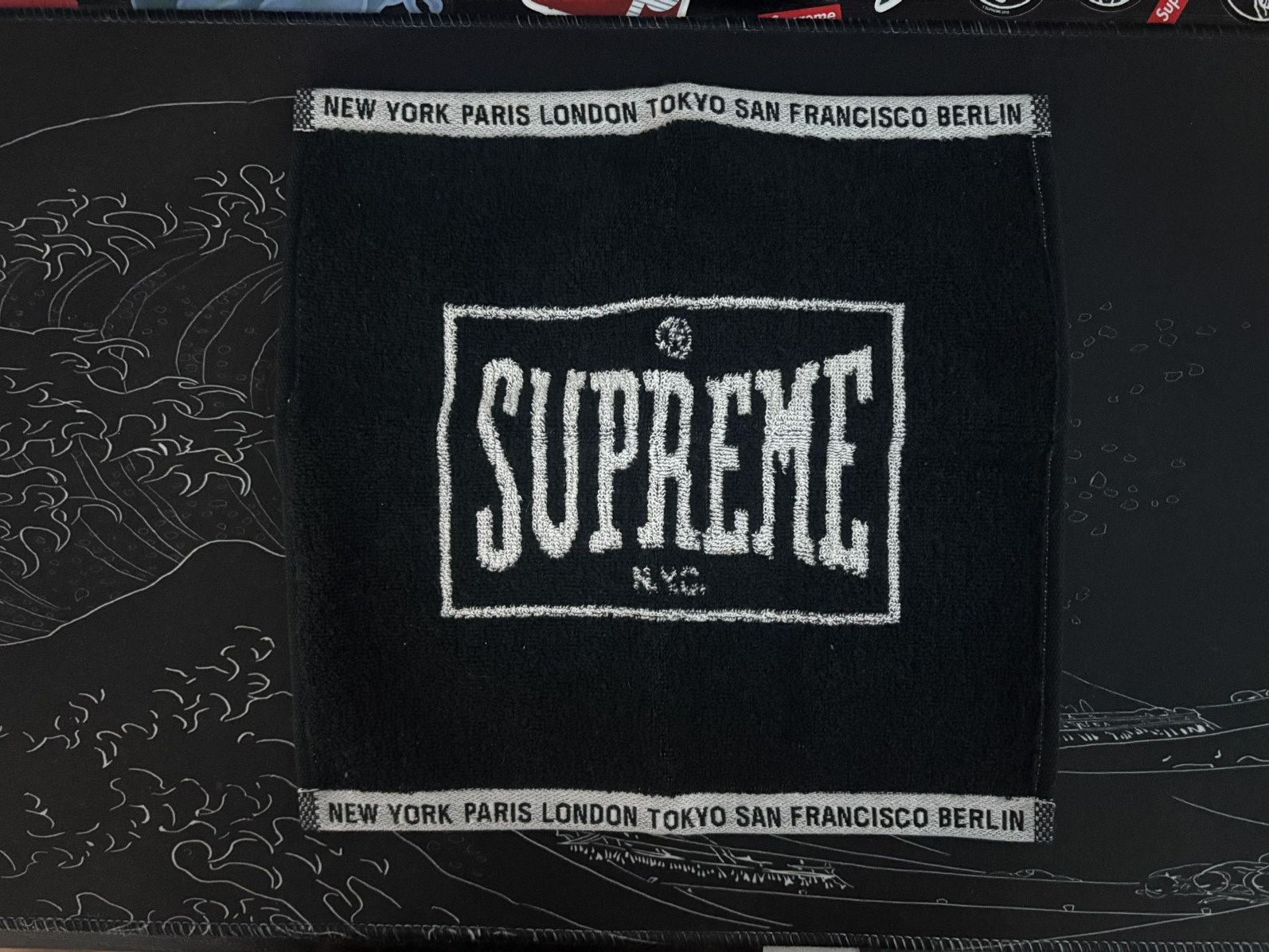 Supreme Supreme Square Mini Towel (Black) Size ONE SIZE - 1 Thumbnail