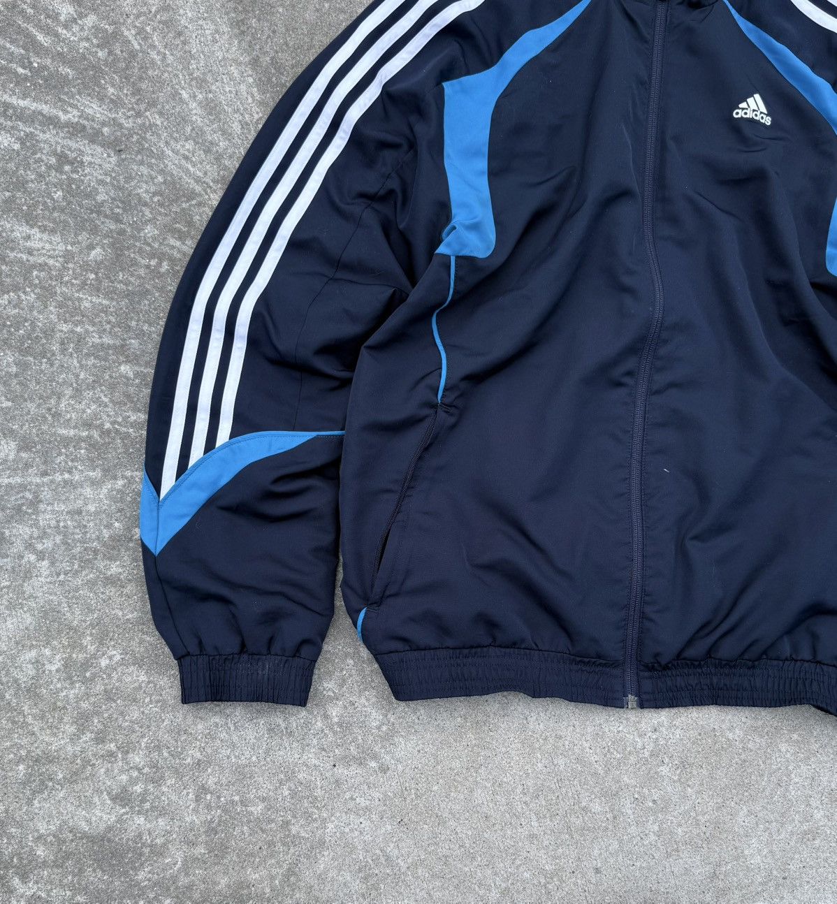 Other Vintage Adidas y2k streetwear nylon windbreaker jacket Size US L / EU 52-54 / 3 - 4 Thumbnail