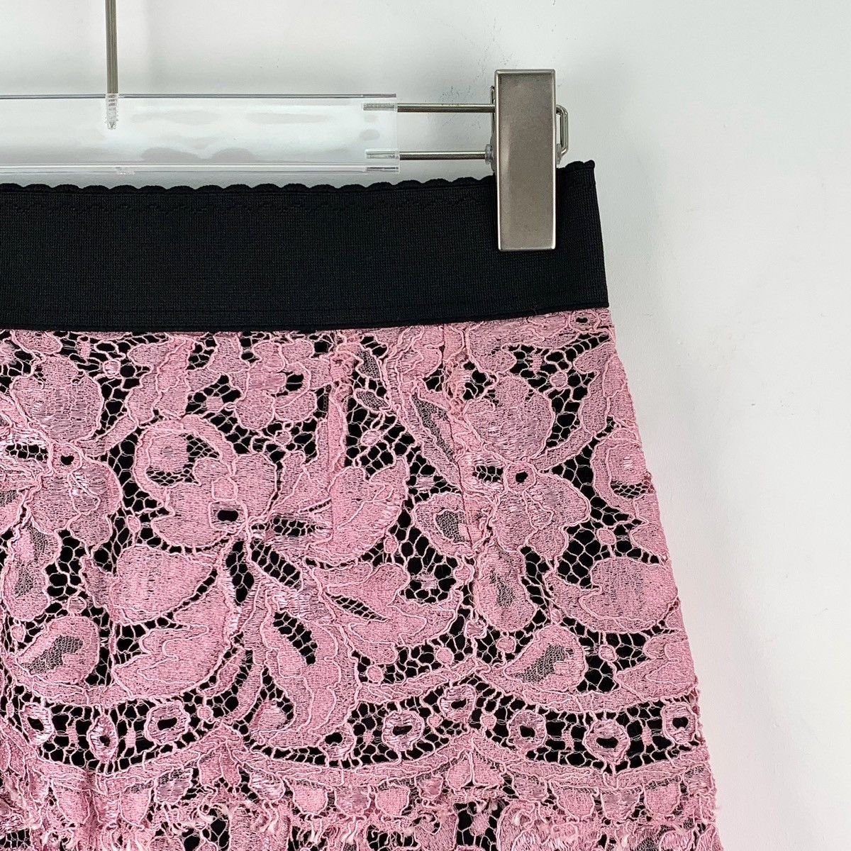 Dolce & Gabbana Dolce&Gabbana Floral Lace Hollow Casual Mini Skirt K26WX Size 26" / US 2 / IT 38 - 3 Thumbnail
