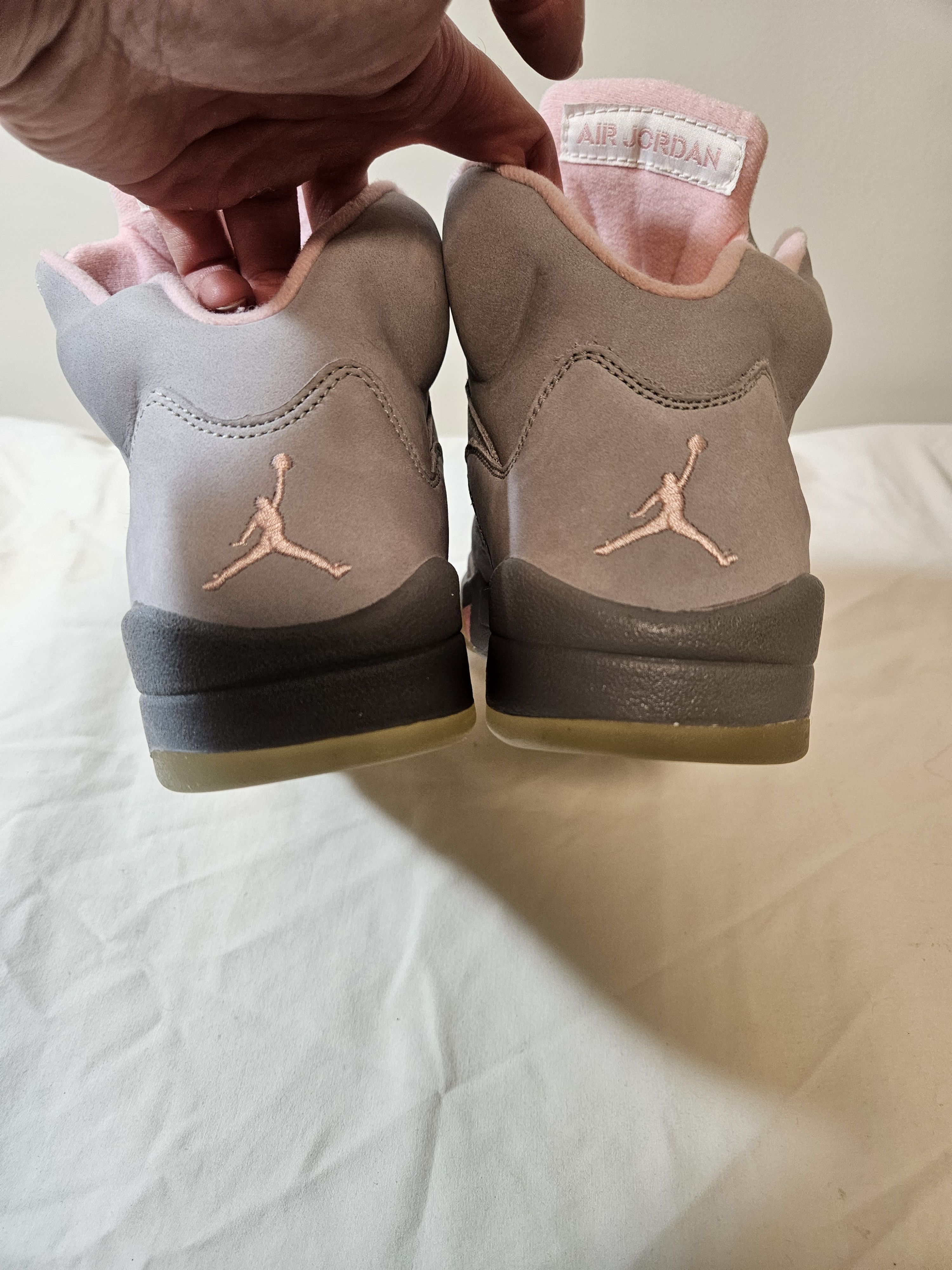 Jordan Brand SIZE WMNS 8.5 2006 Air Jordan 5 shoes Stealth / Shy pink Size US 7 / EU 40 - 6 Thumbnail