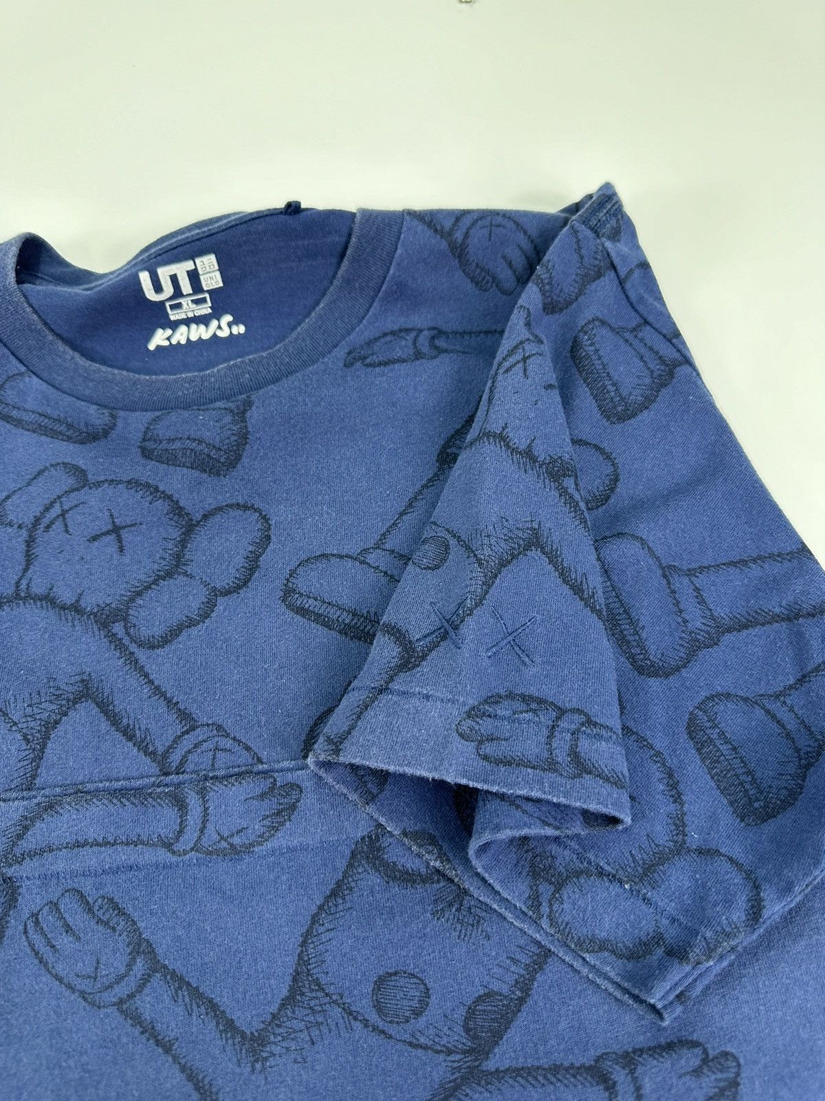 Kaws Uniqlo x Kaws Fullprint Tshirt A600 Size US XL / EU 56 / 4 - 11 Thumbnail