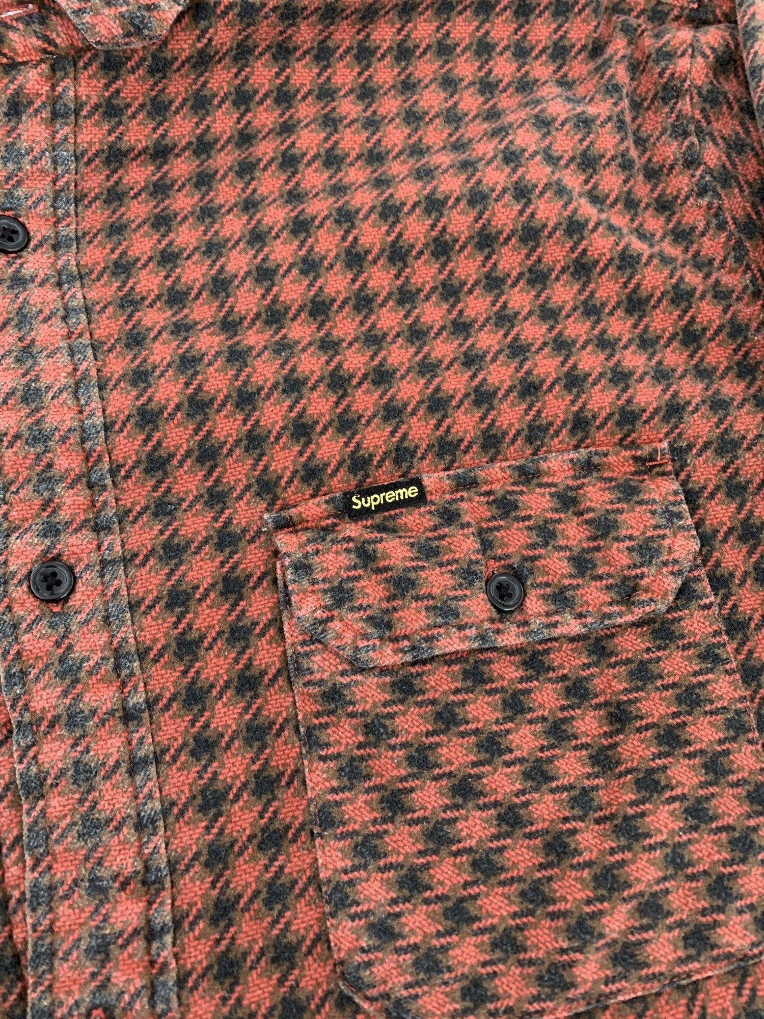 Supreme Supreme Houndstooth Flannel Hooded Shirt L Red Size US XL / EU 56 / 4 - 4 Thumbnail