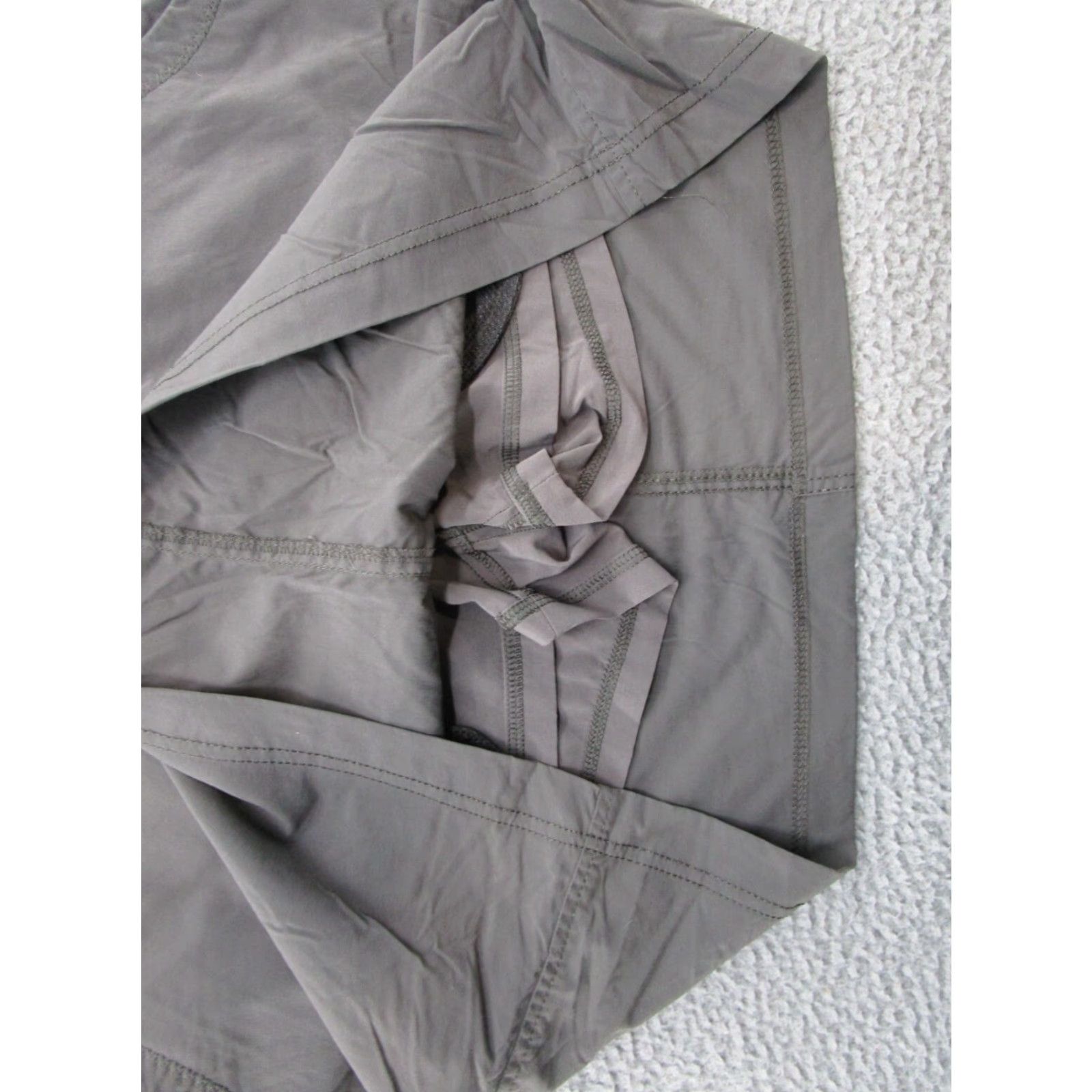 Eddie Bauer Eddie Bauer Women's A Line Nylon Travex Skirt Skort SZ 12 Stretch Outdoor Hiking Gray Denim Pattern Solid Knee Length Casual Men? Size 34" / US 12 / IT 48 - 4 Thumbnail