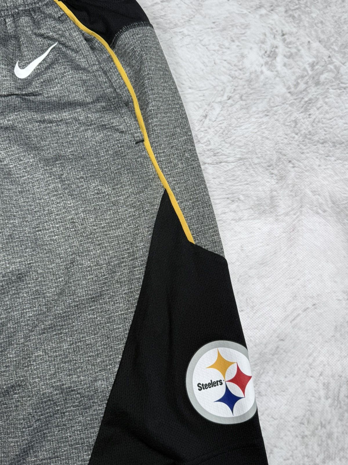 NFL × Nike Mens Nike Pittsburgh Steelers Football Shorts Size US 36 / EU 52 - 3 Thumbnail