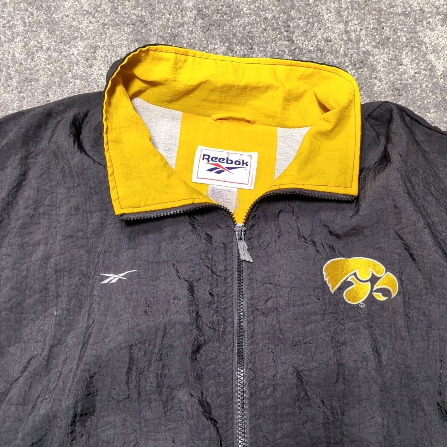 Reebok VINTAGE Reebok Track Suit University Of Iowa Hawkeyes Mens 2XL Black Caitlin Clark Track Jacket, Track Pants Set Size 48R - 3 Thumbnail
