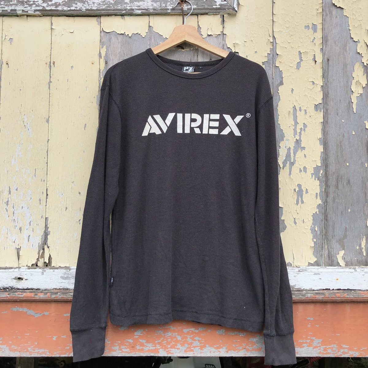 Avirex Vintage y2k Avirex Shark Hunters Long Sleeve Tshirt Size US L / EU 52-54 / 3 - 1 Thumbnail