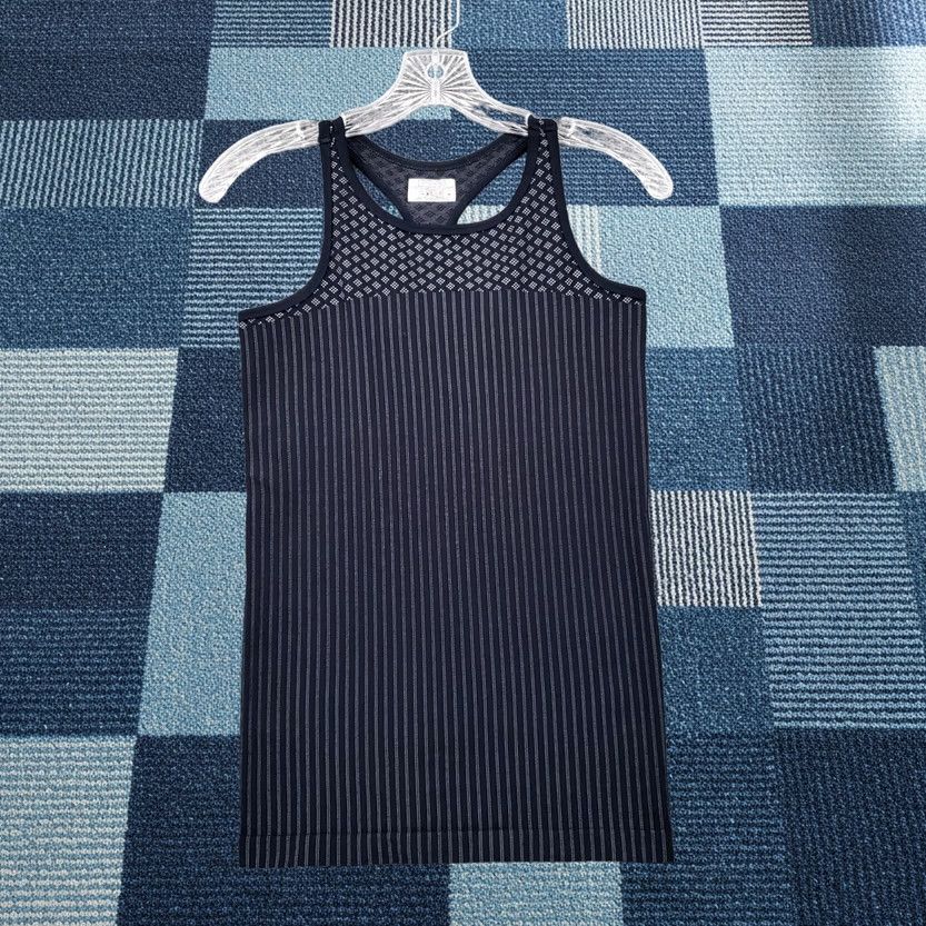 Athleta Athleta Tank Womens M Medium Blue Momentum Seamless Racerback Pullover Stretch Size M / US 6-8 / IT 42-44 - 1 Thumbnail