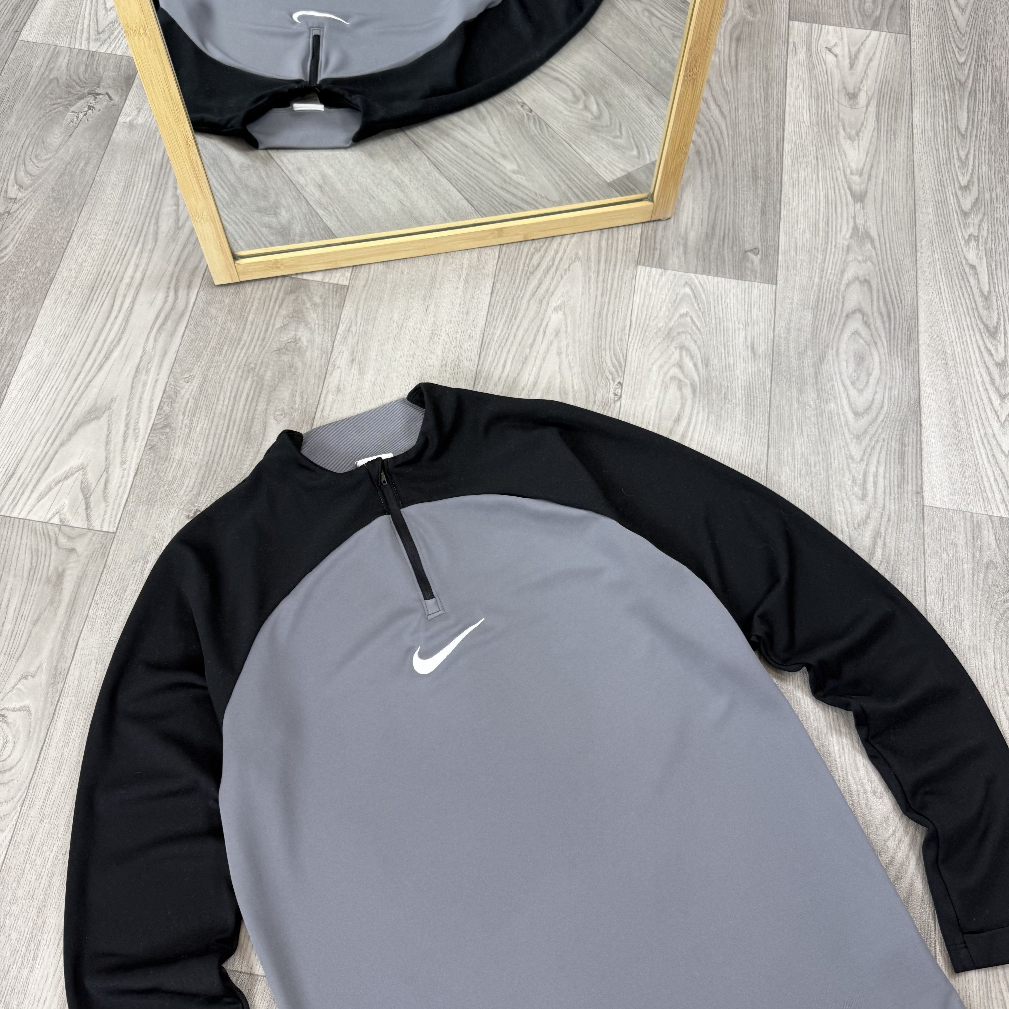 Nike Nike Dri-Fit Compression Long Sleeve Rashguard Tee Shirt Size US S / EU 44-46 / 1 - 5 Thumbnail
