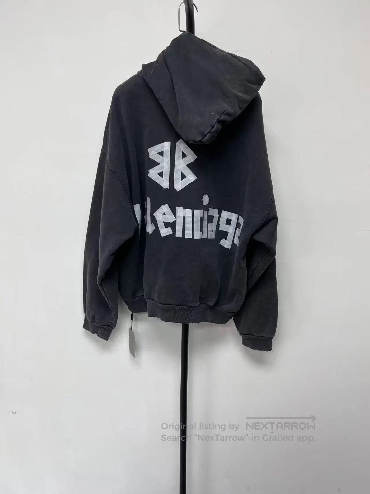 Balenciaga Balenciaga Men's Printed Logo Hoodie. Size US S / EU 44-46 / 1 - 2 Thumbnail