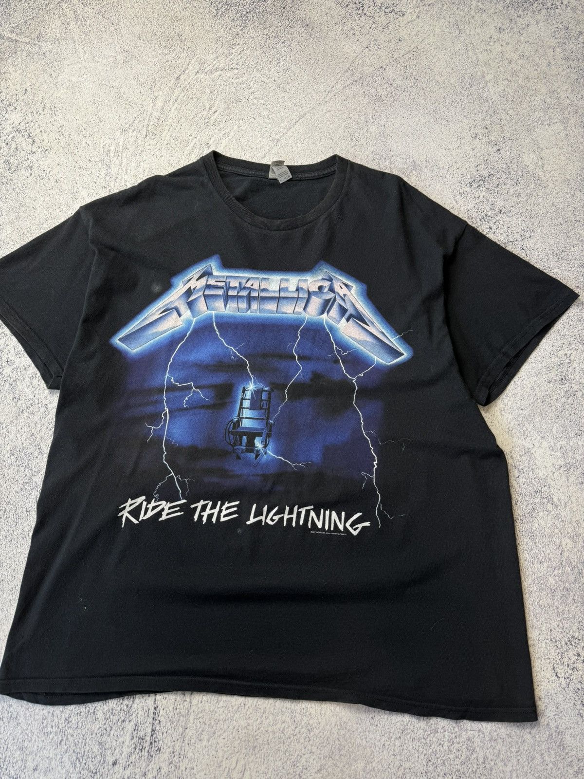 Band Tees × Vintage Vintage Metallica 2017 Ride The Lightning Sun Faded T-Shirt Size US XL / EU 56 / 4 - 5 Thumbnail