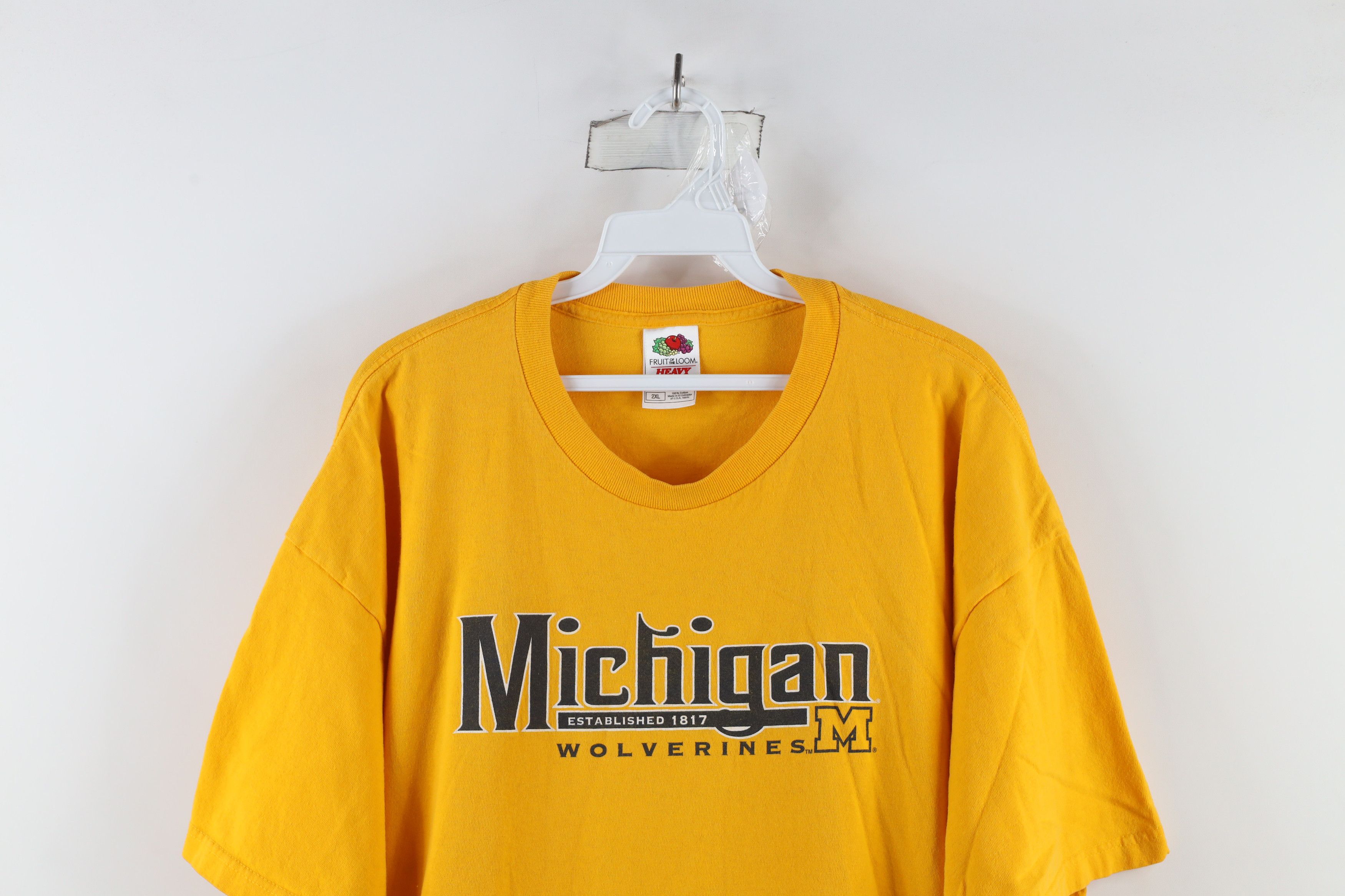 Vintage Vintage 90s Spell Out University of Michigan T-Shirt Maize Size US XXL / EU 58 / 5 - 2 Thumbnail