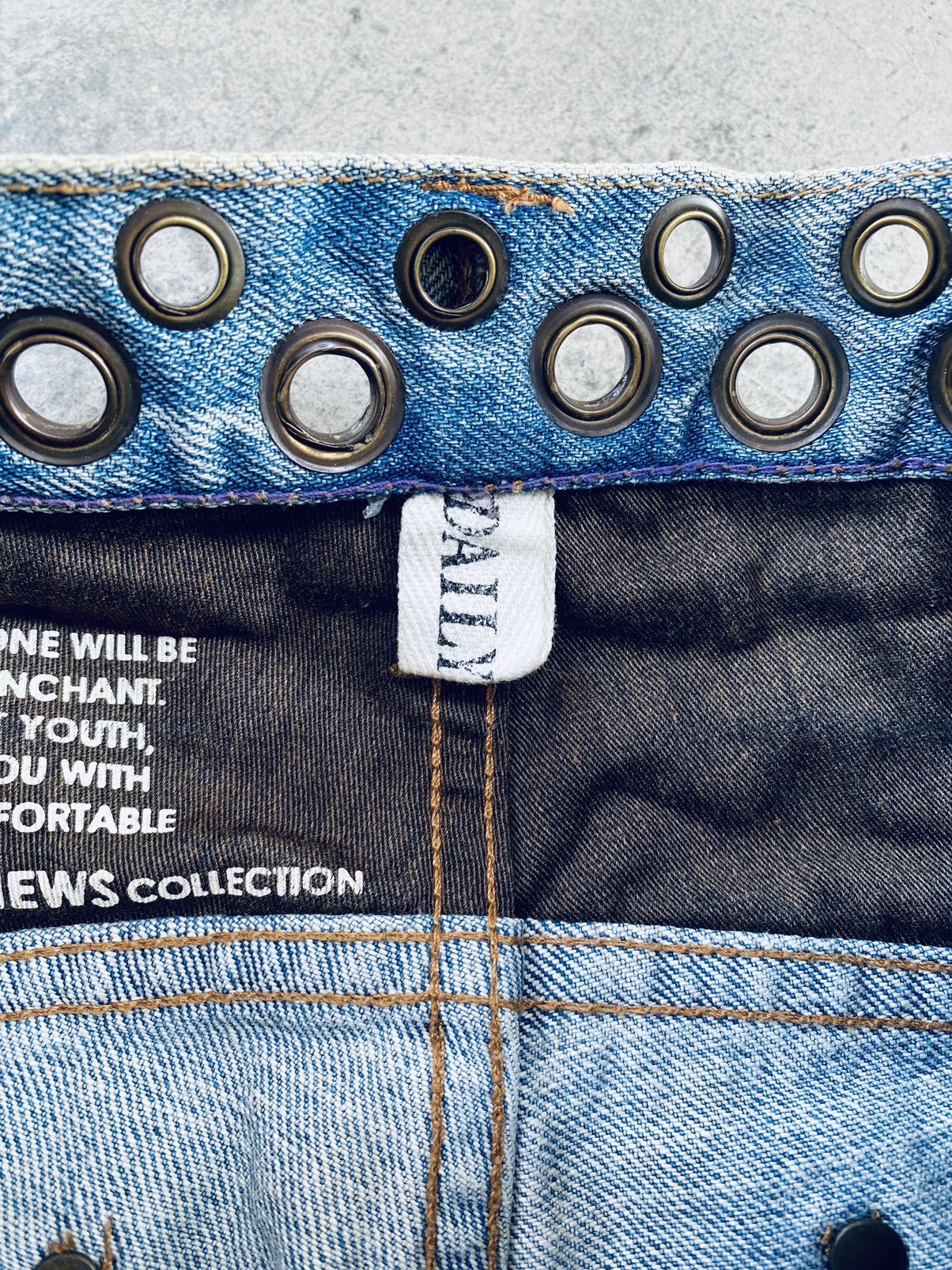 Japanese Brand Vintage Daily News Eyelet Distressed Denim Pants Size US 30 / EU 46 - 5 Thumbnail