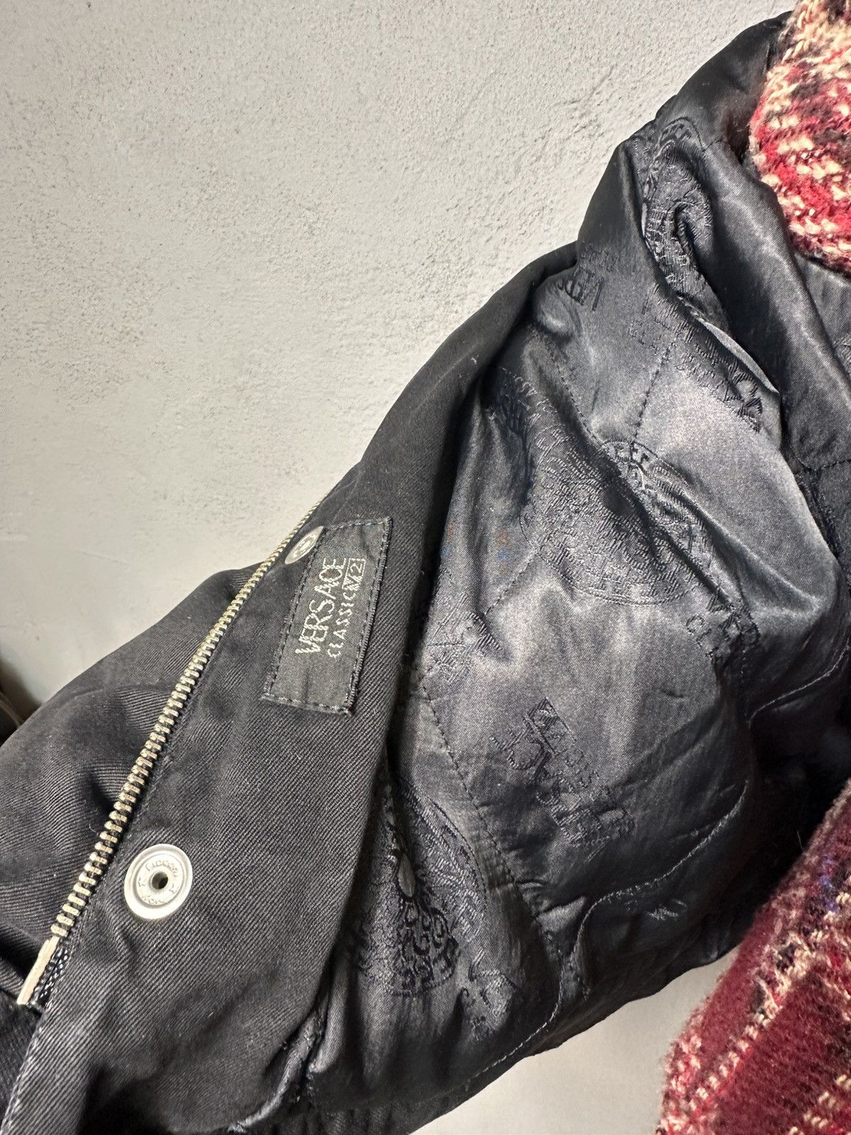 Versace × Vintage Vintage 90s Versace Classic V2 Black Trucker Jacket Size US L / EU 52-54 / 3 - 8 Thumbnail