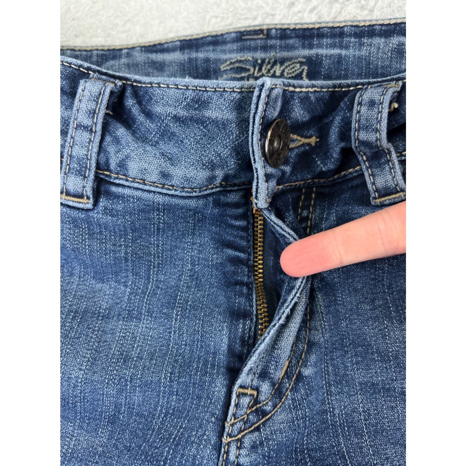 Silver Jeans Co. Silver Jeans Womens Jeans 36 Blue Denim Berkley Straight Distressed Embroidered Pants Size 25" / US 0 / IT 36 - 5 Thumbnail