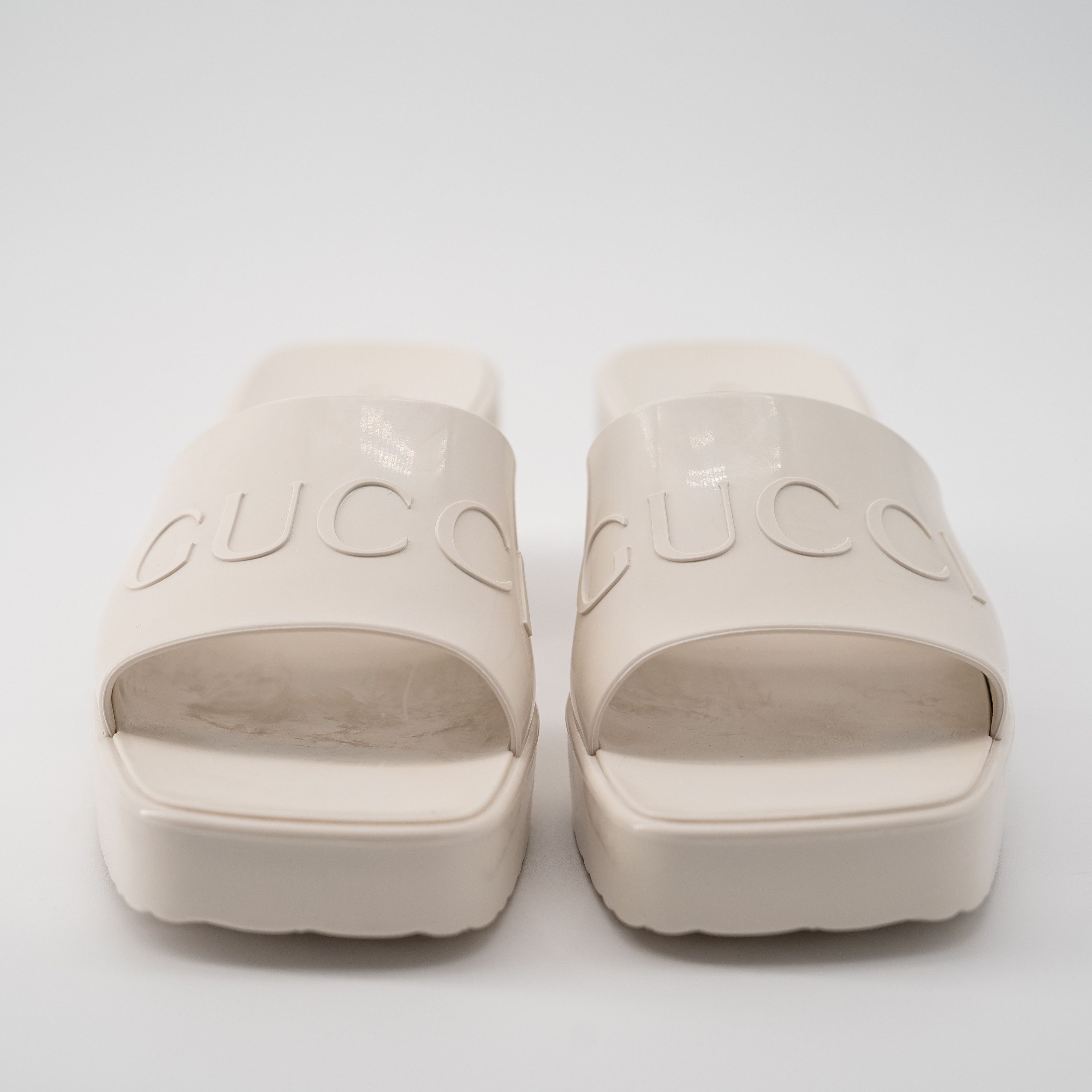 Gucci 40G 10 US Gucci White Rubber Sandals Mules logo Size US 10 / IT 40 - 2 Thumbnail