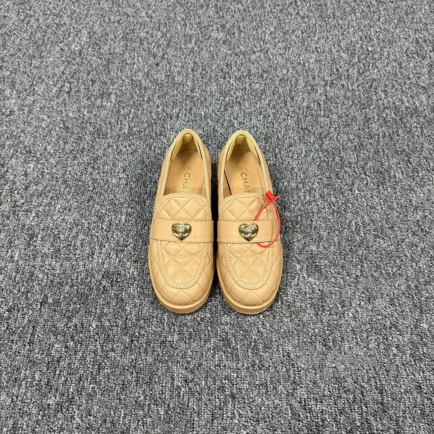 Chanel Chanel Double C: A Charitable Initiative – Beige Rhombic L Size US 6.5 / IT 36.5 - 2 Thumbnail