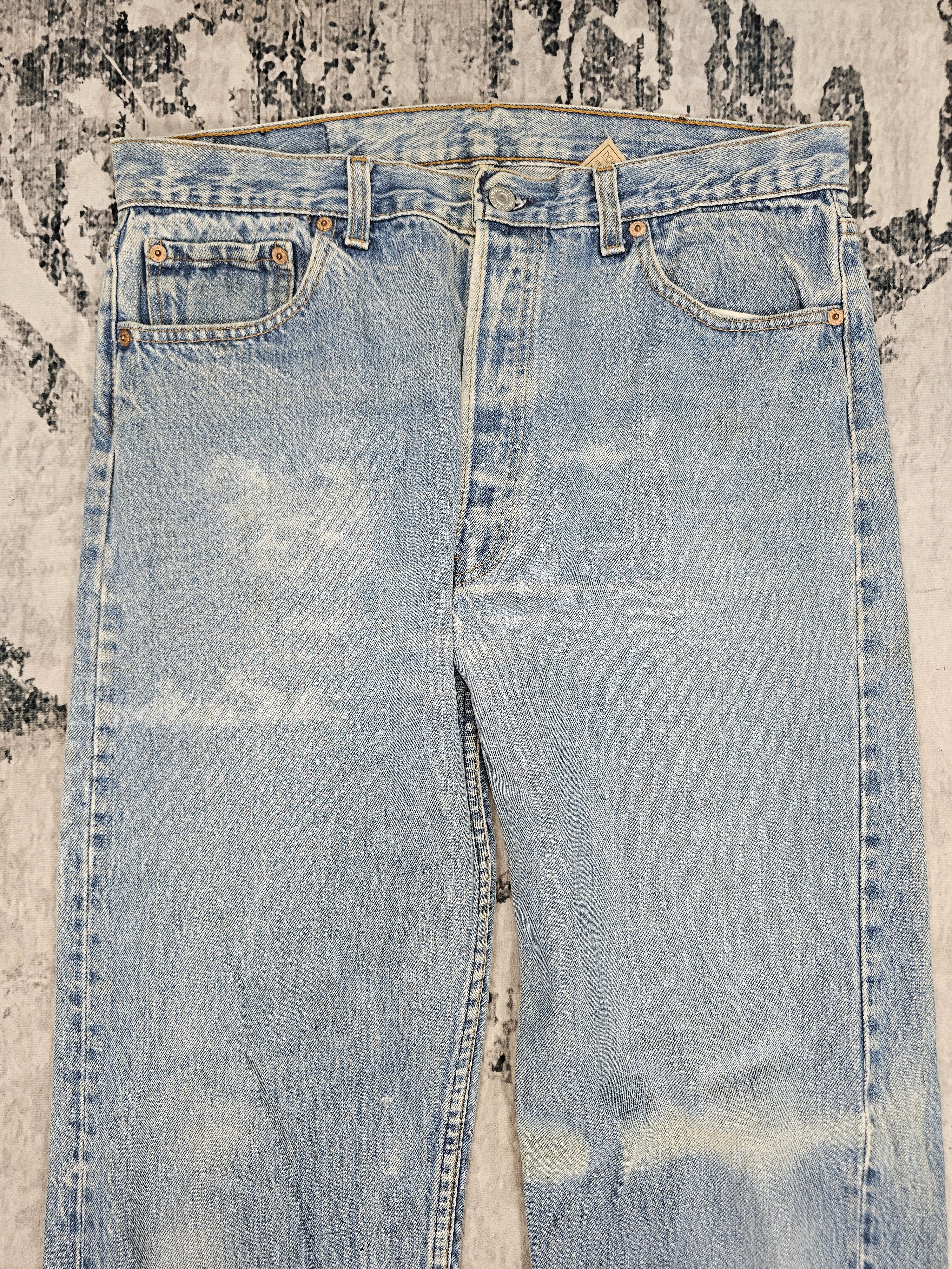 Levi's Vintage Clothing Vtg 90's LEVIS 501 Bleach Faded Blue Jeans Made In USA L0546 Size US 34 / EU 50 - 8 Thumbnail