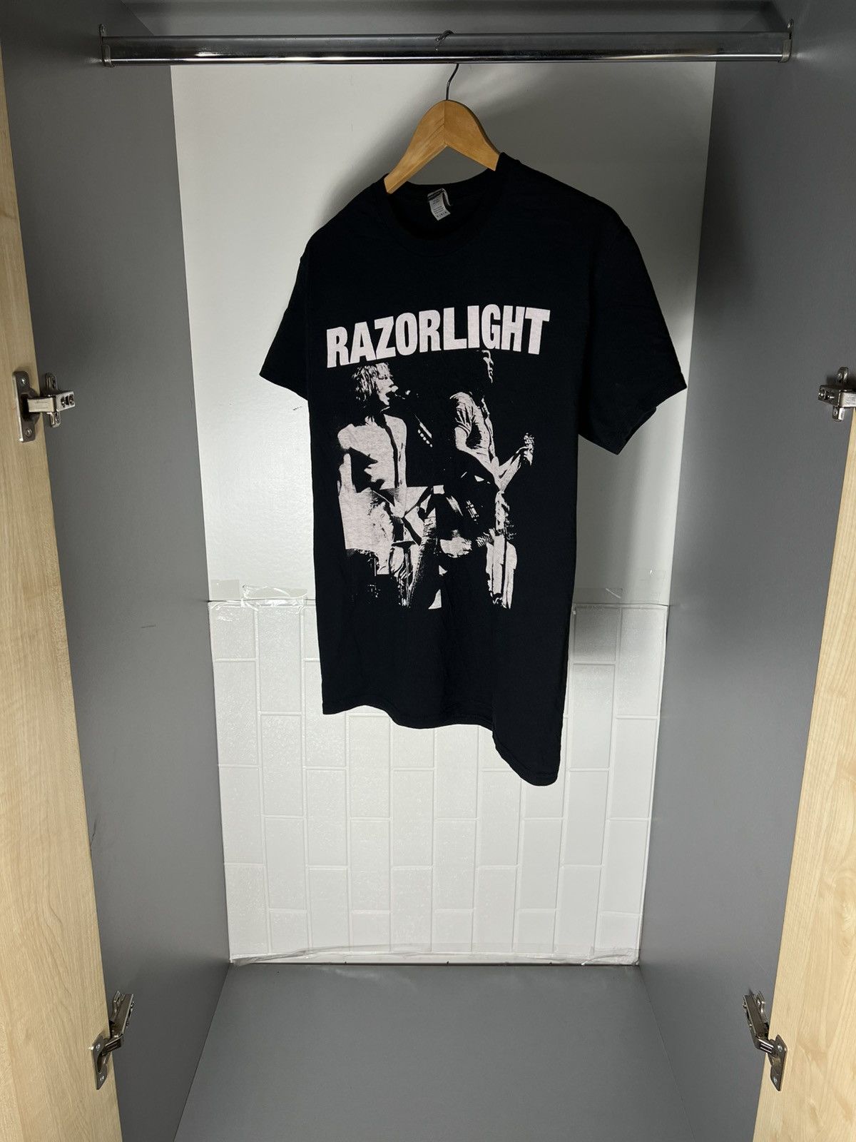 Band Tees VINTAGE RAZORLIGHT WORLD TOUR ROCK T-SHIRT METAL PUNK Y2K Size US M / EU 48-50 / 2 - 12 Thumbnail
