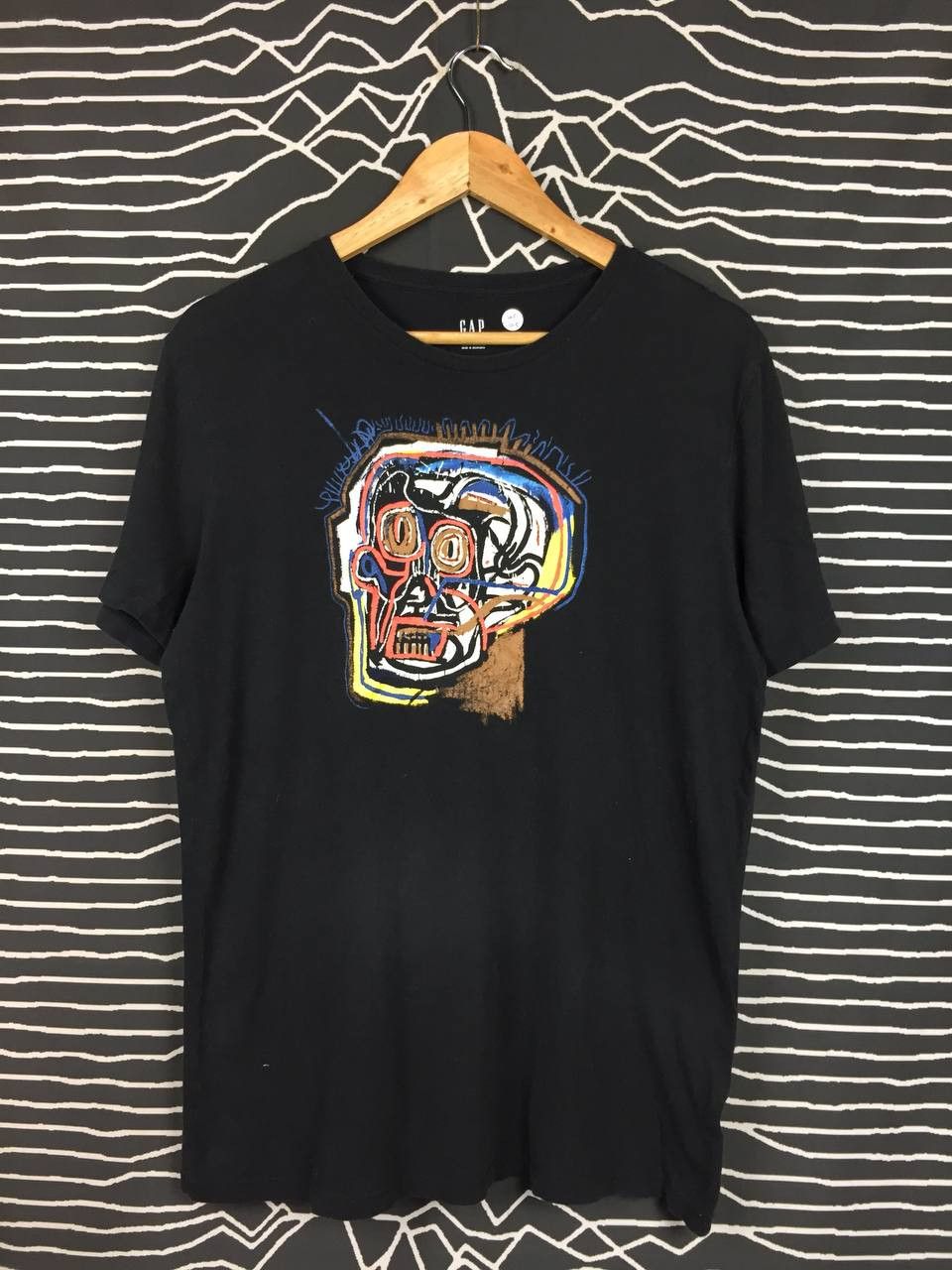 Gap × Vintage GAP Jean Michel Basquiat Inspired Artwork Tee Size M Size US M / EU 48-50 / 2 - 1 Thumbnail