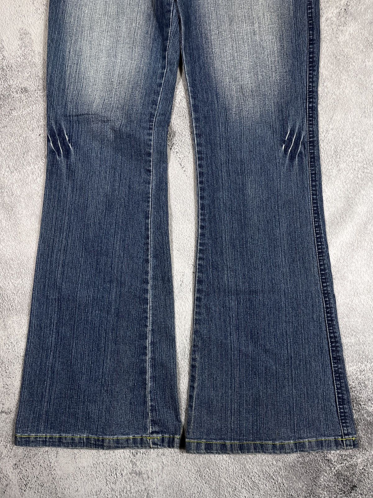 Vintage Vintage Y2K low rise Flared denim pants trousers size 28 Size 28" / US 6 / IT 42 - 3 Thumbnail