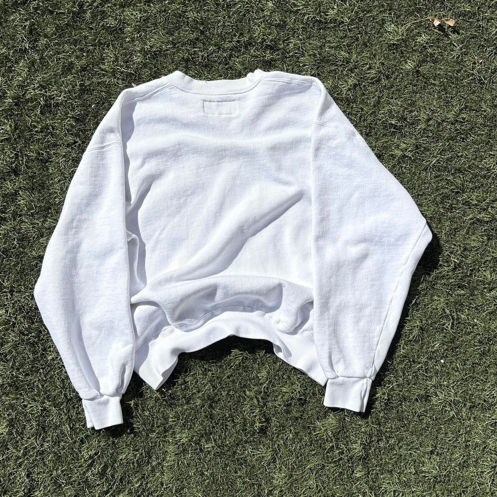 Russell Athletic Russell athletic white crewneck sweatshirt Size US L / EU 52-54 / 3 - 4 Thumbnail