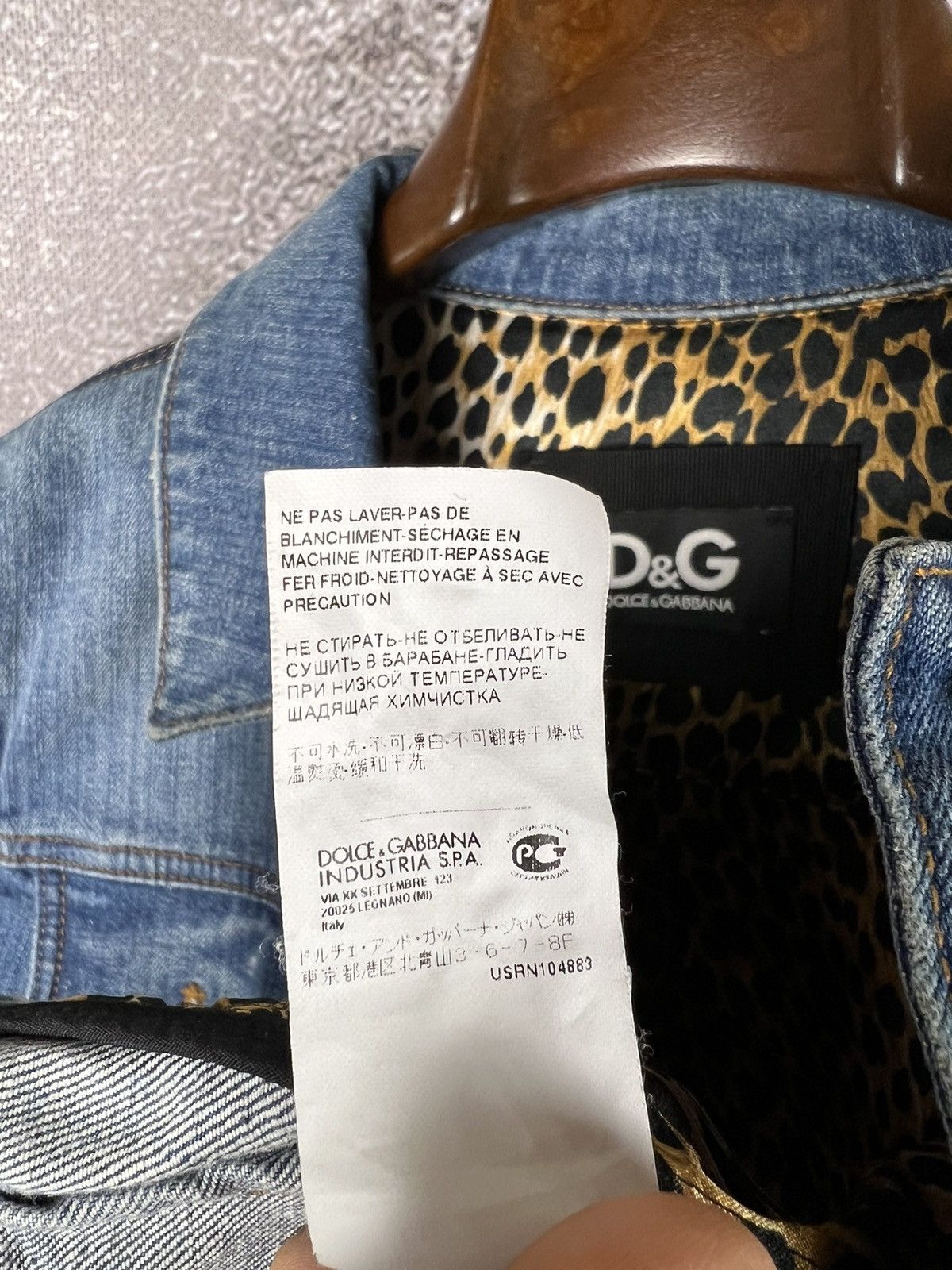 Designer × Dolce & Gabbana Dolce & Gabbana denim trucker jacket animal dotted ornaments Size M / US 6-8 / IT 42-44 - 22 Thumbnail
