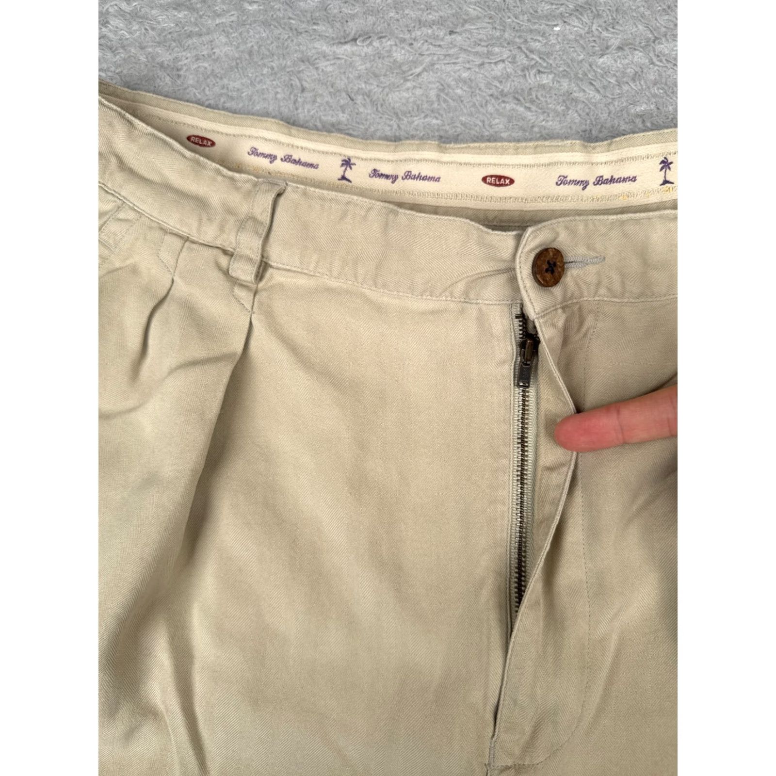 Tommy Bahama Tommy Bahama Shorts Men Beige Silk Linen Pleated 38 Mid Rise 9in Inseam Travel Beach Casual Pockets Size US 38 / EU 54 - 6 Thumbnail