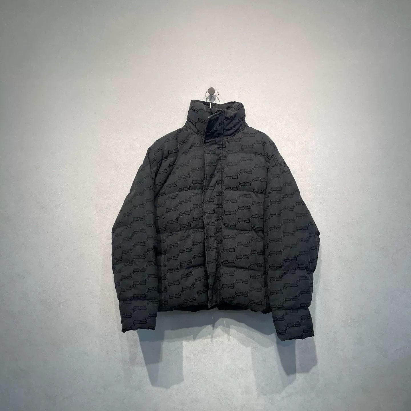 Balenciaga balenciaga double b printed down jacket Size US L / EU 52-54 / 3 - 1 Thumbnail