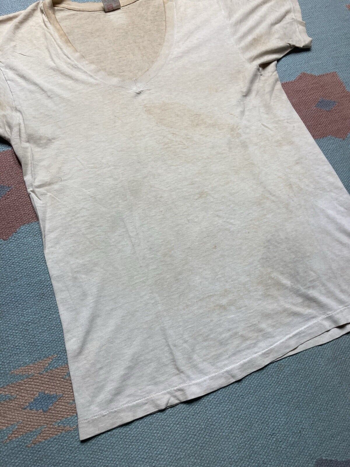 Hanes × Vintage VTG v neck t shirt blank white hanes stained grunge cotton L Size US L / EU 52-54 / 3 - 4 Thumbnail