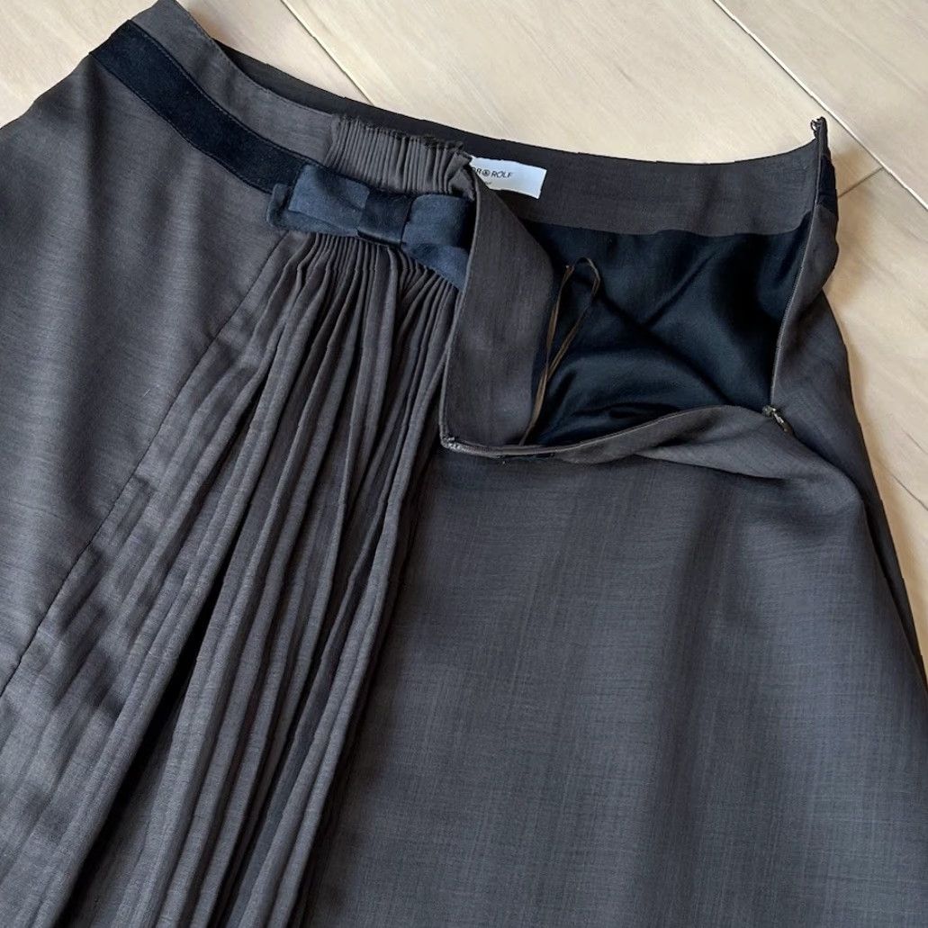 Viktor & Rolf Viktor & Rolf Brown Pleated Wool Blend Midi Skirt Women 40 Brown Wool Pleated A-Line Z ip Closure Designer Vintage No N/A Size 27" / US 4 / IT 40 - 5 Thumbnail