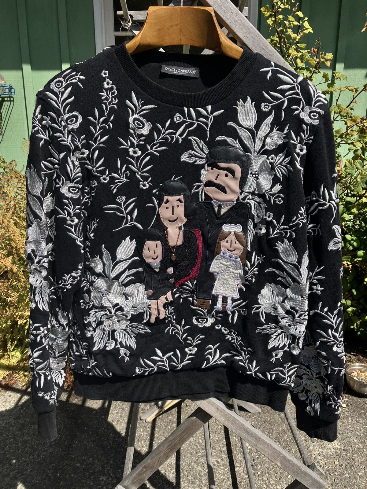 Dolce & Gabbana FW2015 D&G Sicilian Family Embroidered Crewneck Sweatshirt Size US S / EU 44-46 / 1 - 1 Thumbnail