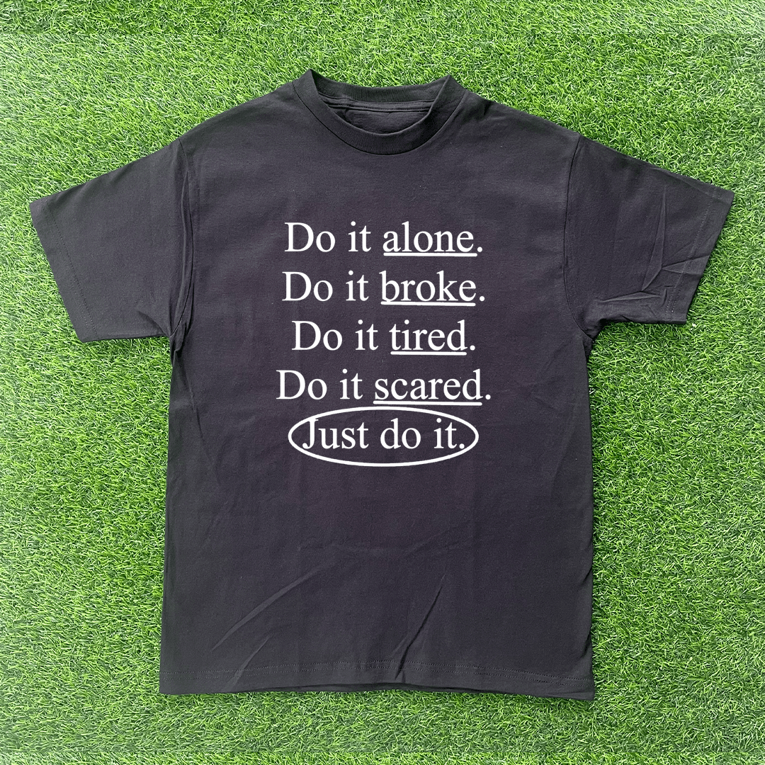 Vintage DO IT ALONE, DO IT BROKE, DO IT TIRED JUST DO IT TSHIRT Size US M / EU 48-50 / 2 - 1 Preview