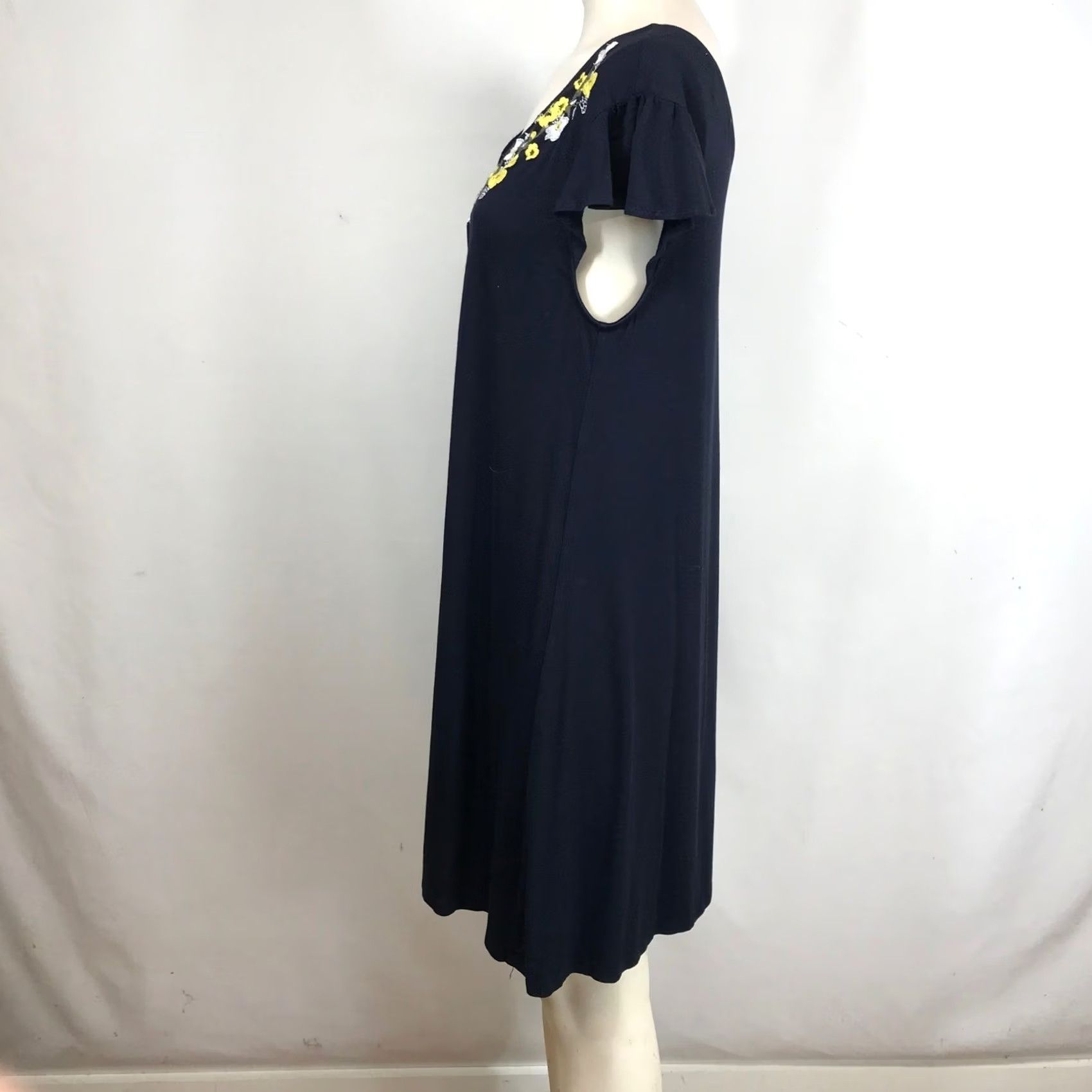Loft VINTAGE? No. LOFT Navy Blue Floral Embroidered V-Neck Short Sleeve Swing T-Shirt Dress Medium Size M / US 6-8 / IT 42-44 - 6 Thumbnail