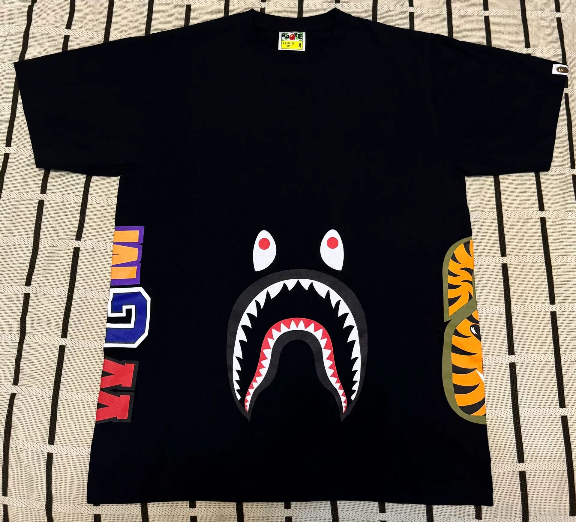 Bape Bape Shark T-Shirt M Men Size US M / EU 48-50 / 2 - 1 Thumbnail